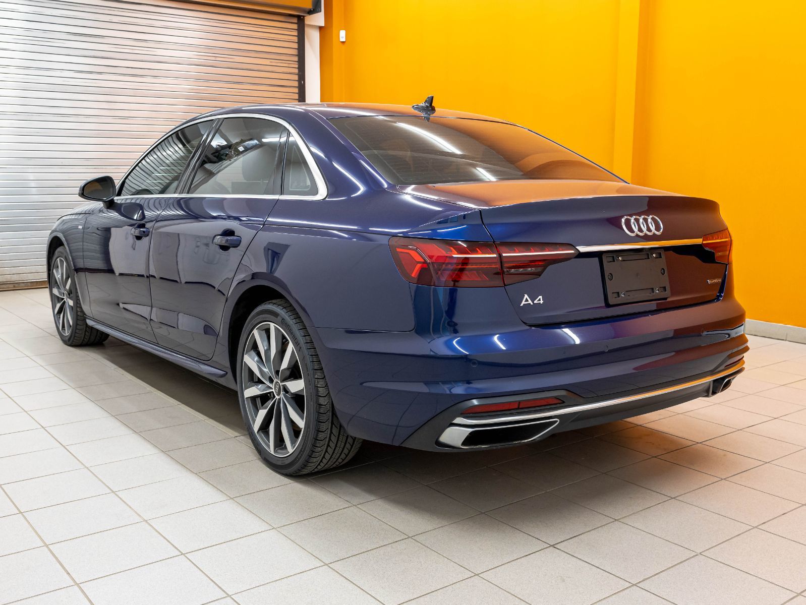 Audi A4 2023 — photo 7