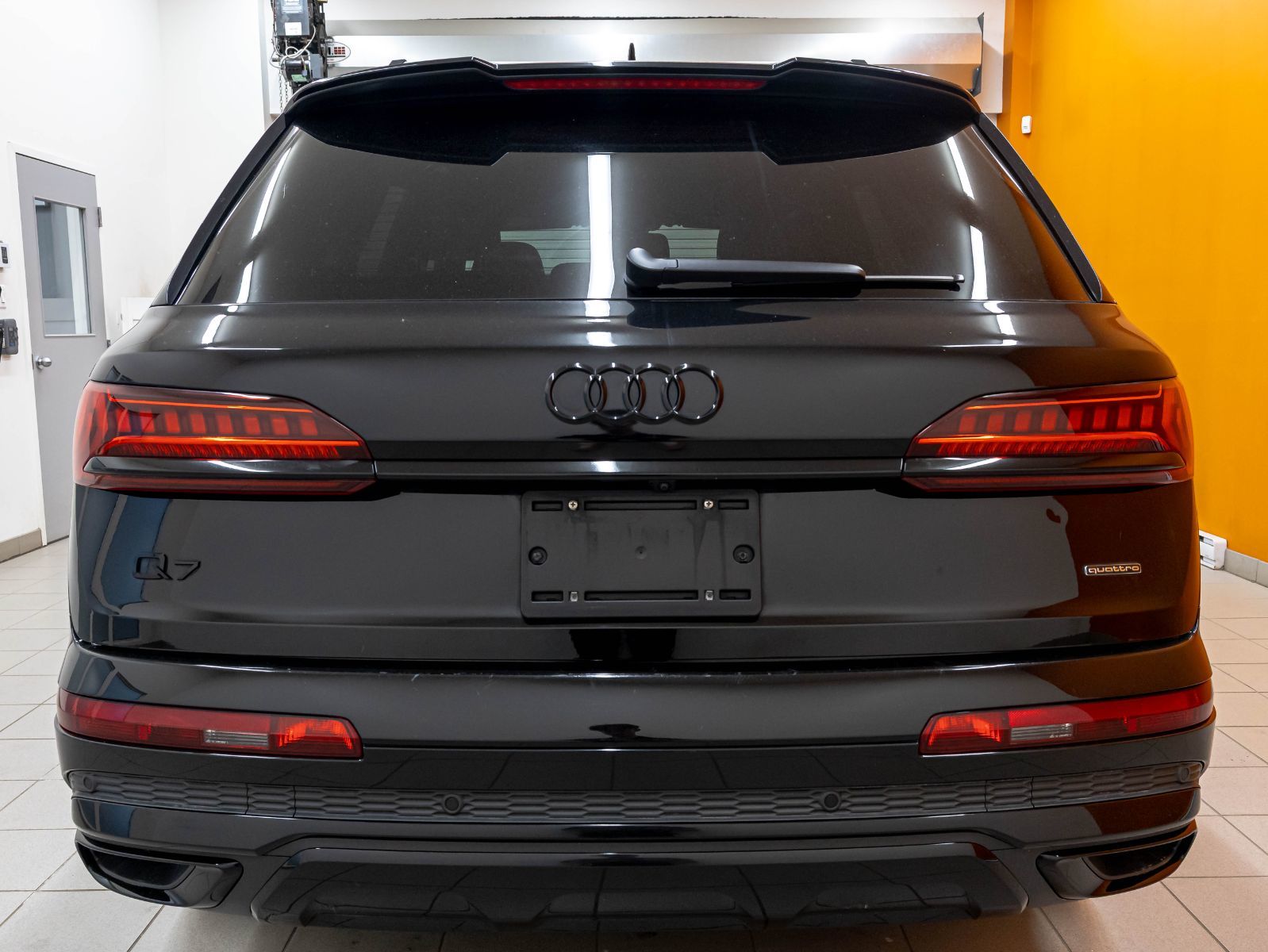 Audi Q7 2023 — photo 8