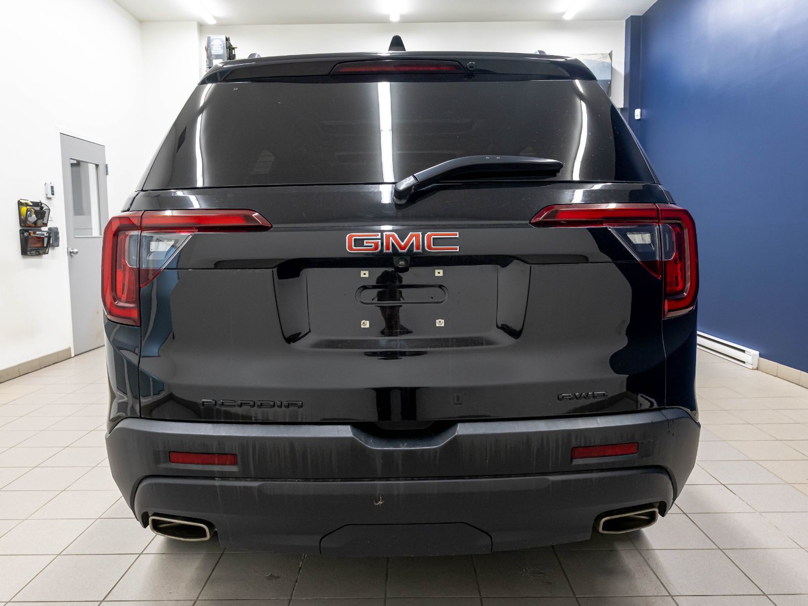 GMC Acadia 2023 — photo 8
