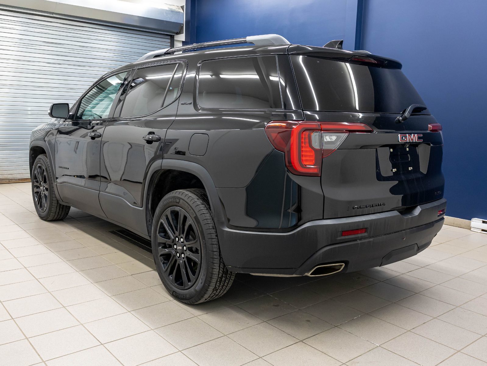 GMC Acadia 2023 — photo 7