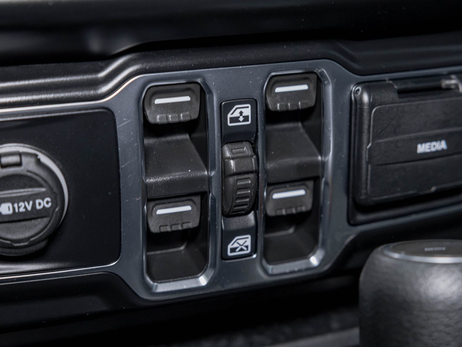 Jeep Gladiator 2022 — photo 8