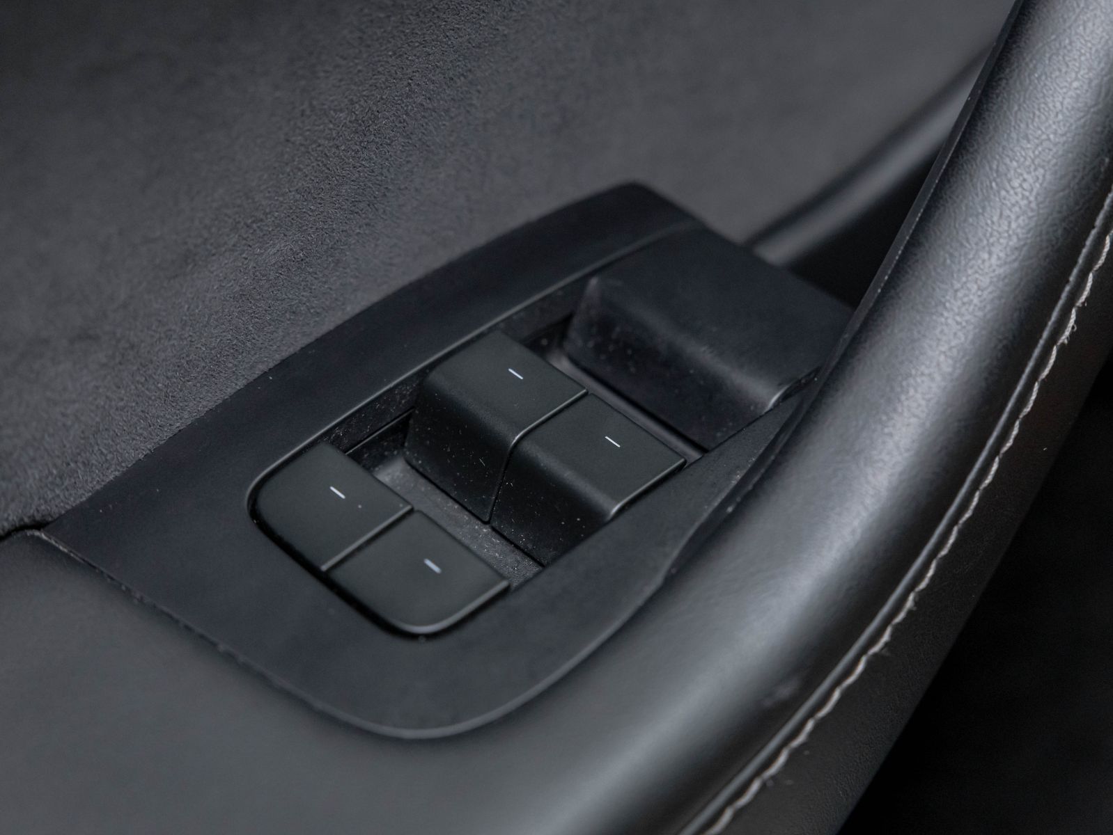 Tesla Model Y 2024 — photo 5