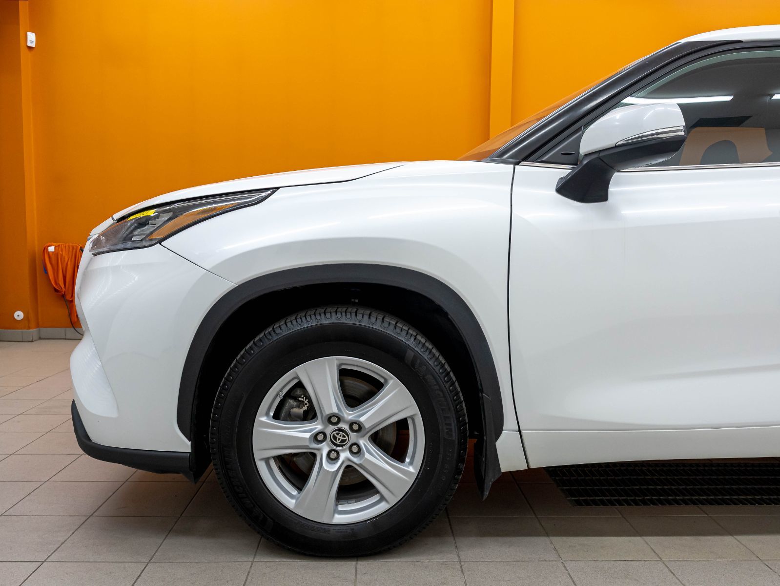 Toyota Highlander 2023 — photo 6