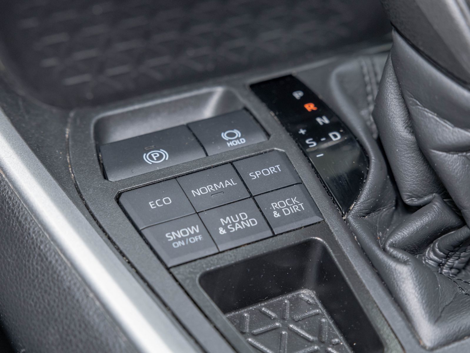 Toyota RAV4 2024 — photo 7
