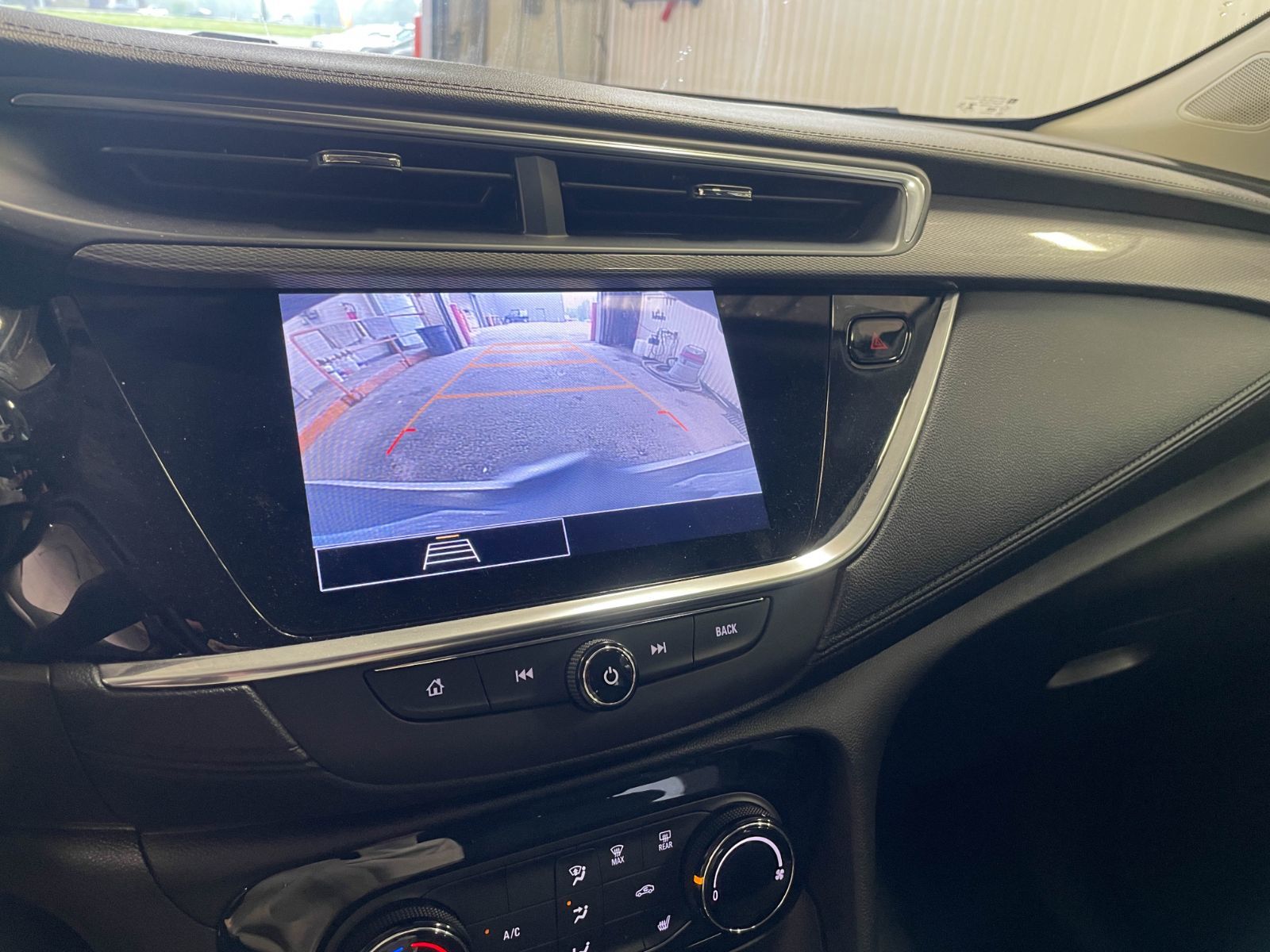 Buick Encore GX 2020 — photo 8