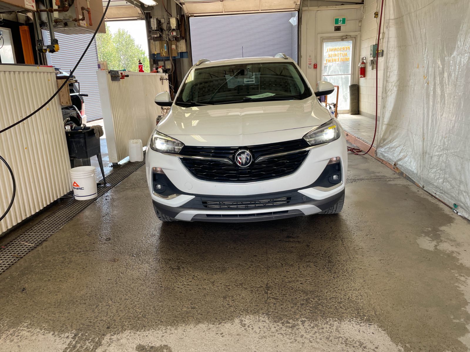 Buick Encore GX 2022 — photo 8