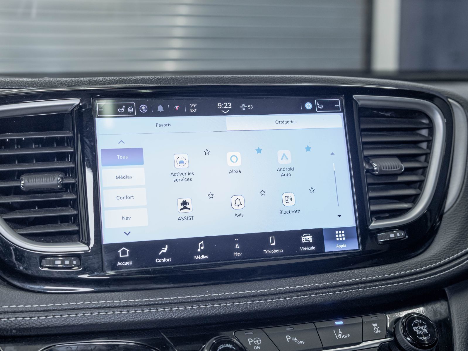 Chrysler Pacifica Hybrid 2024 — photo 8
