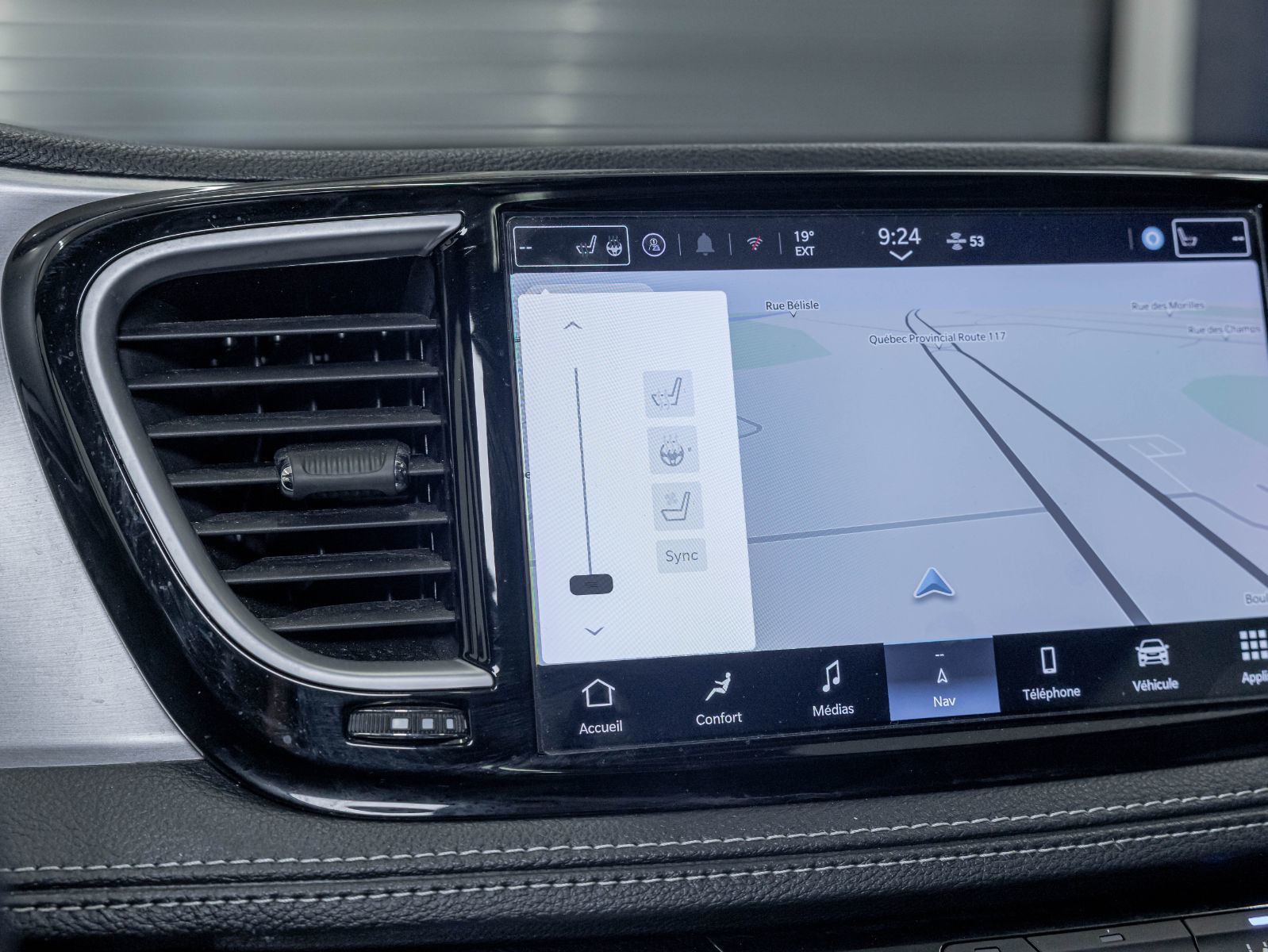 Chrysler Pacifica Hybrid 2024 — photo 6