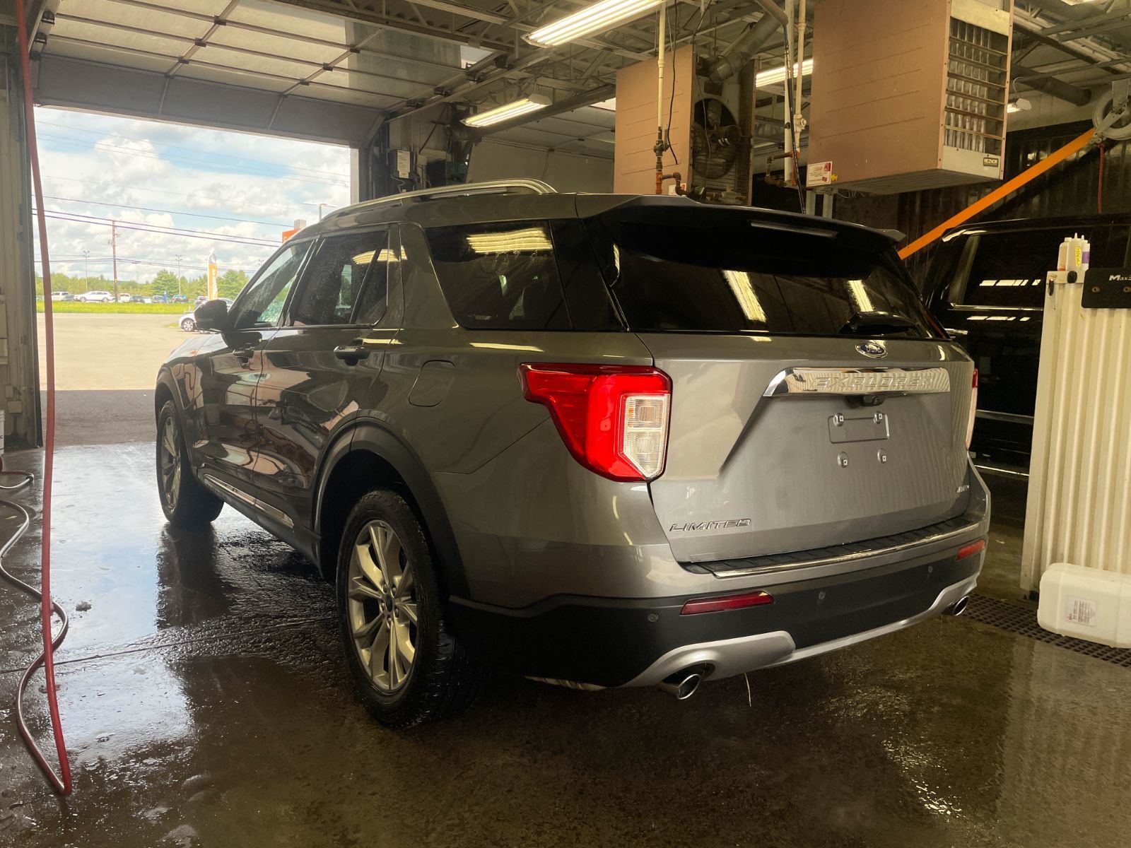 Ford Explorer 2023 — photo 7