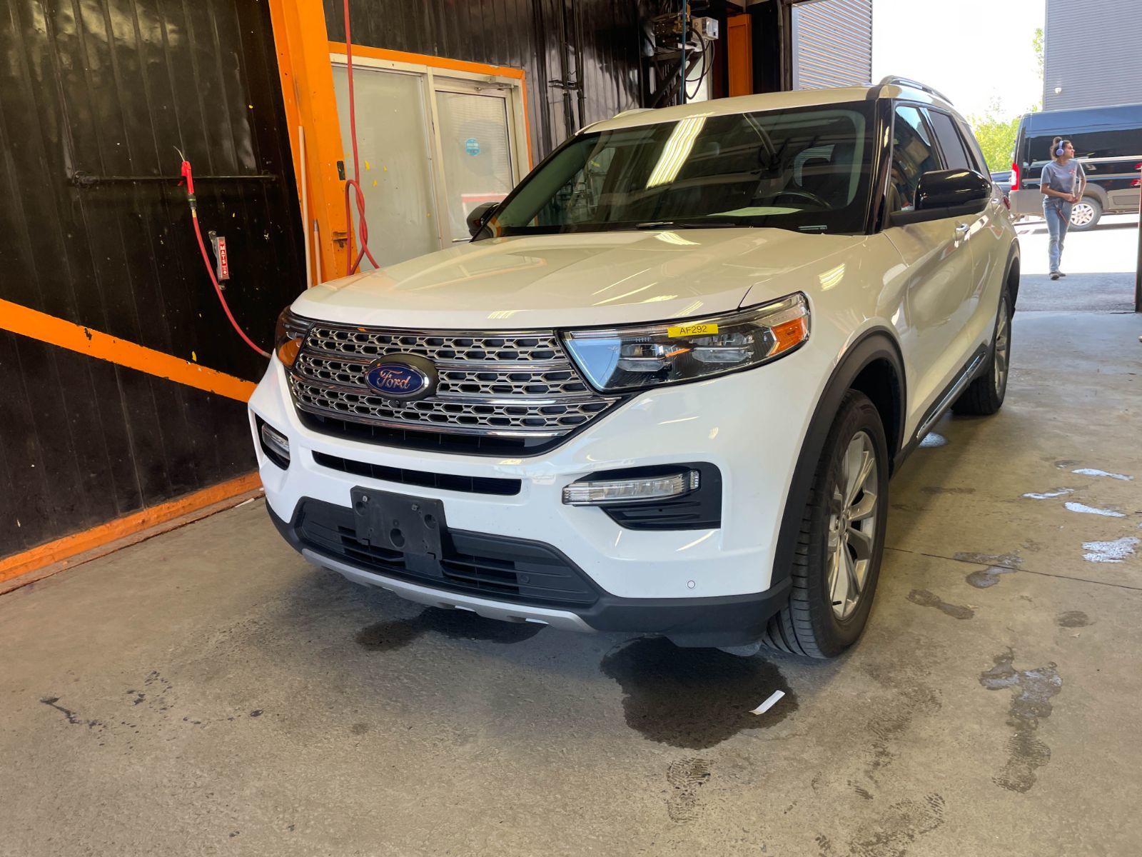 Ford Explorer 2023 — photo 6