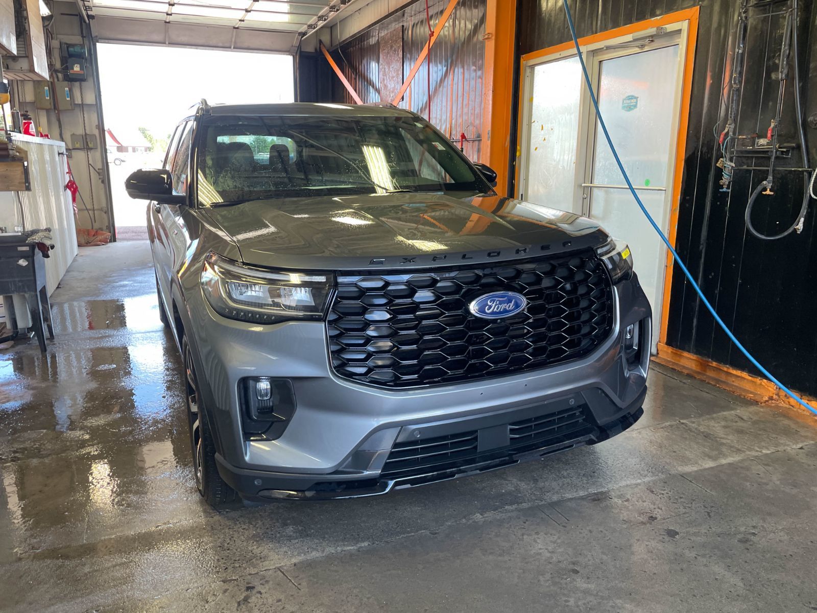 Ford Explorer 2025 — photo 8