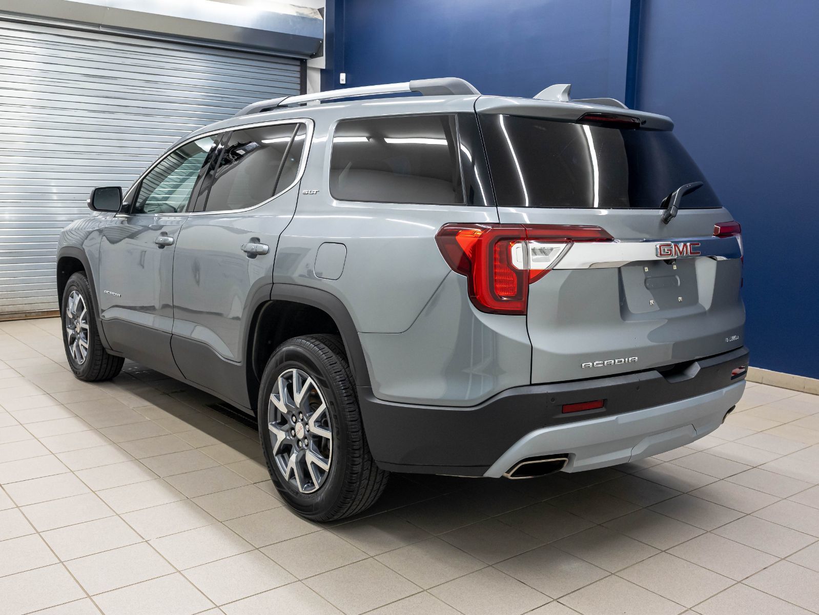 GMC Acadia 2023 — photo 7