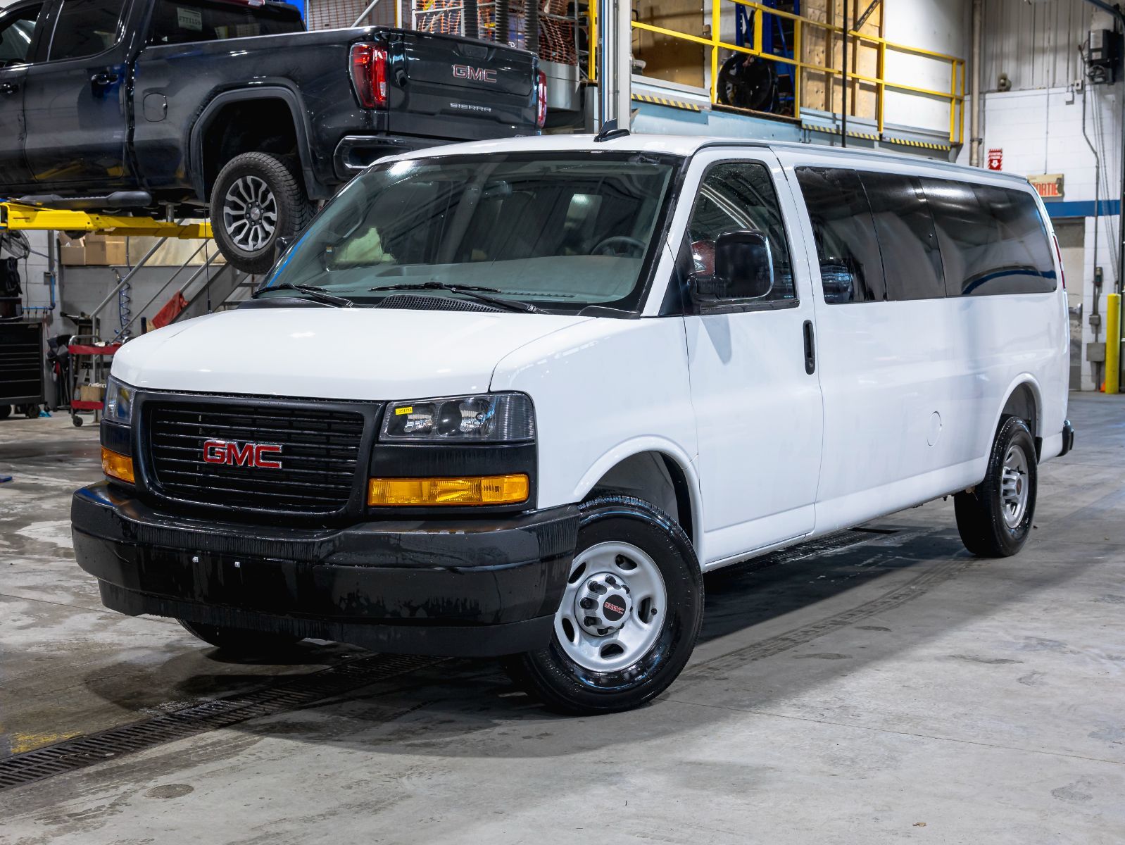 2025 GMC Savana LS