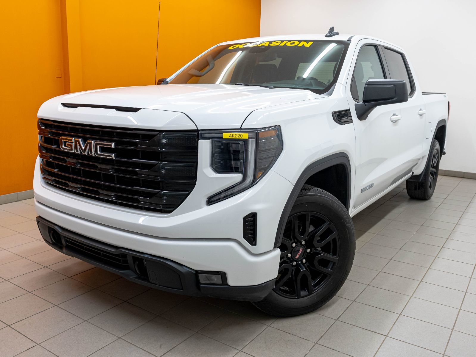 2023 GMC Sierra 1500 ELEVATION CREW 4X4 *NAV* SIÈGES CHAUFF BEDLINER