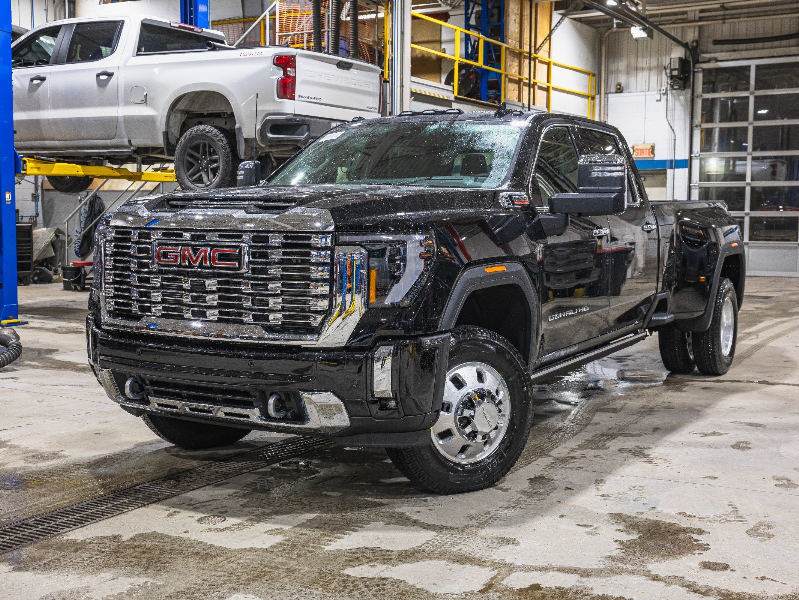 2026 GMC Sierra 3500HD DENALI DRW