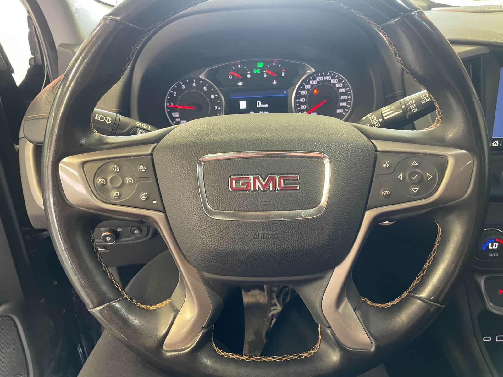 GMC Terrain 2023 — photo 6