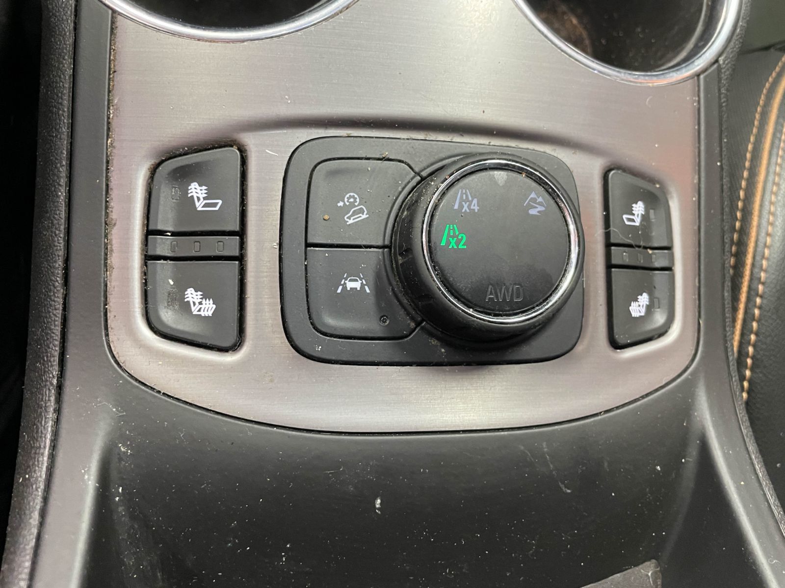 GMC Terrain 2023 — photo 8