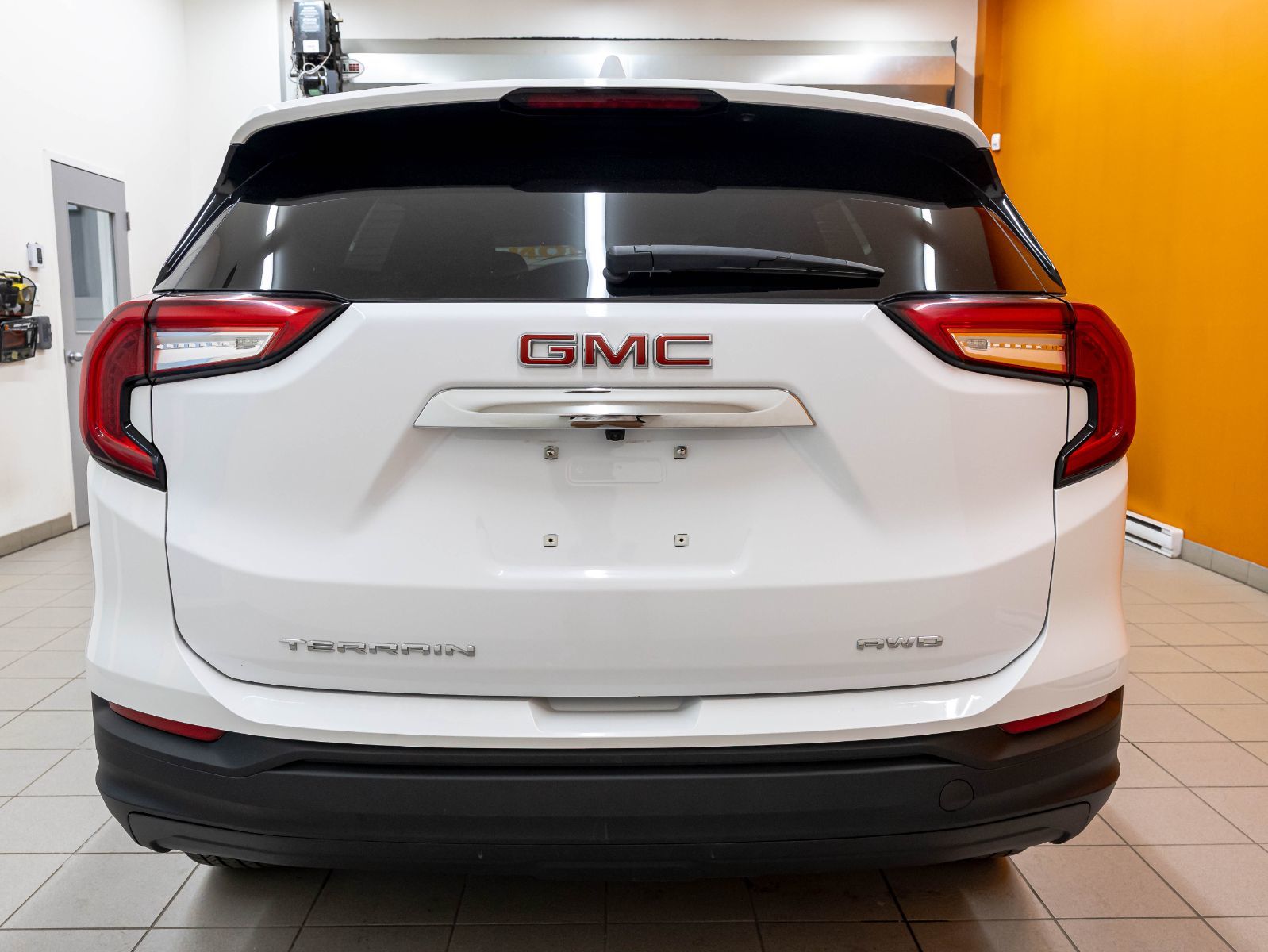 GMC Terrain 2024 — photo 8