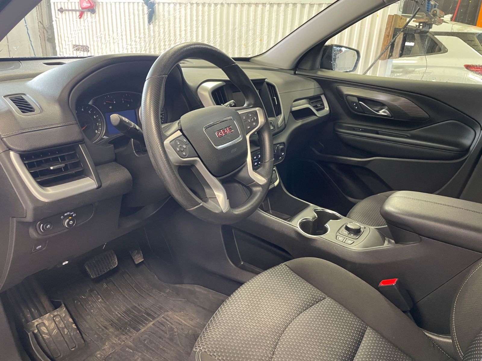 GMC Terrain 2024 — photo 3