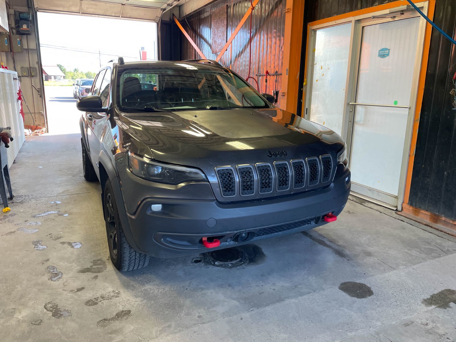 Jeep Cherokee 2023 — photo 8