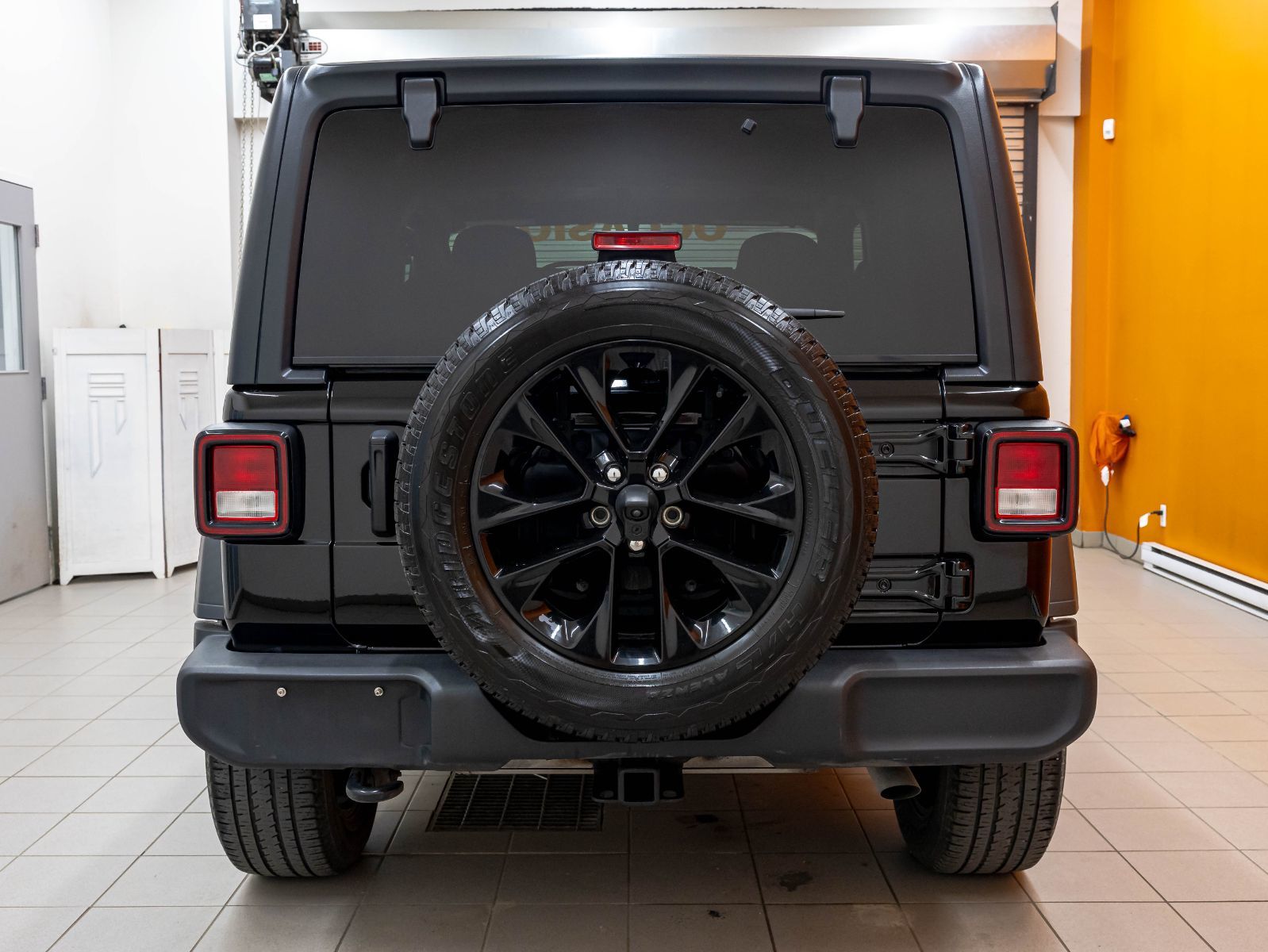 Jeep Wrangler 2021 — photo 8