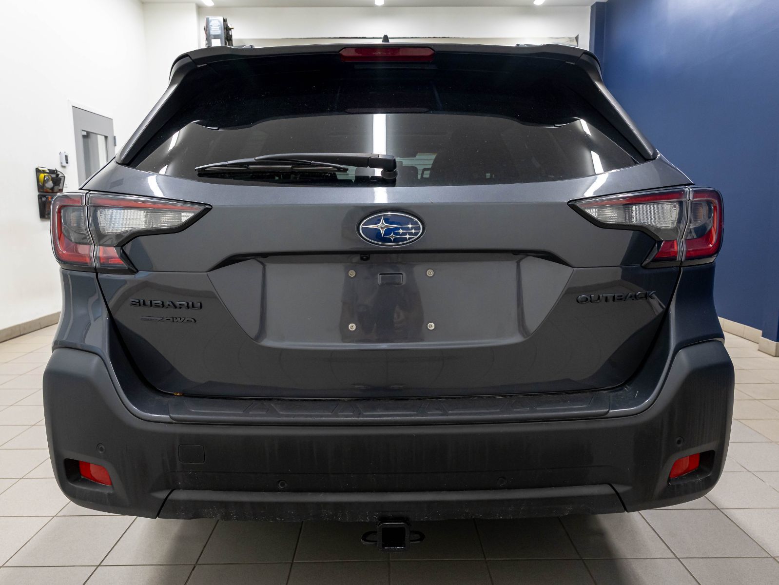 Subaru Outback 2023 — photo 8