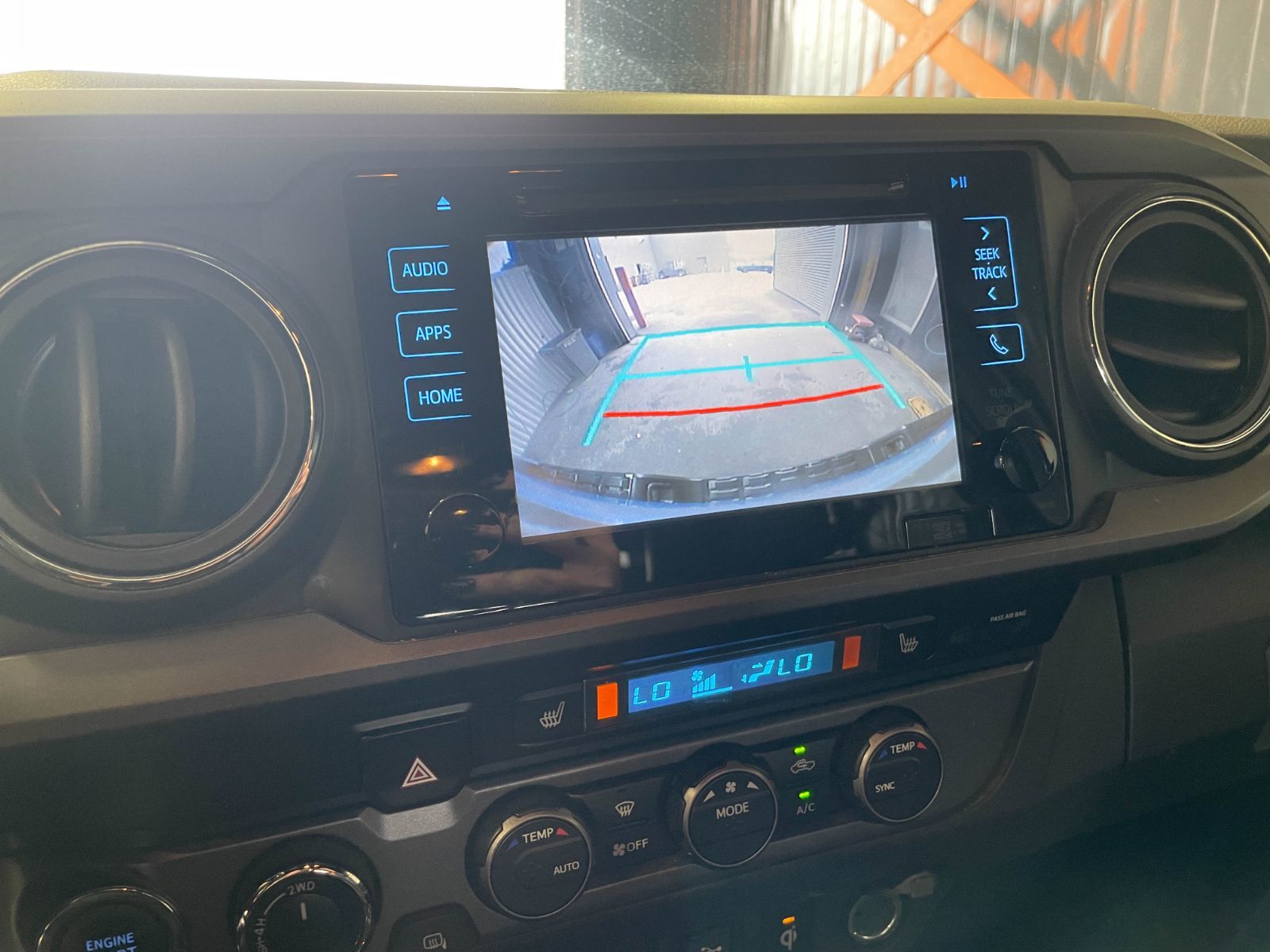 Toyota Tacoma 2019 — photo 8