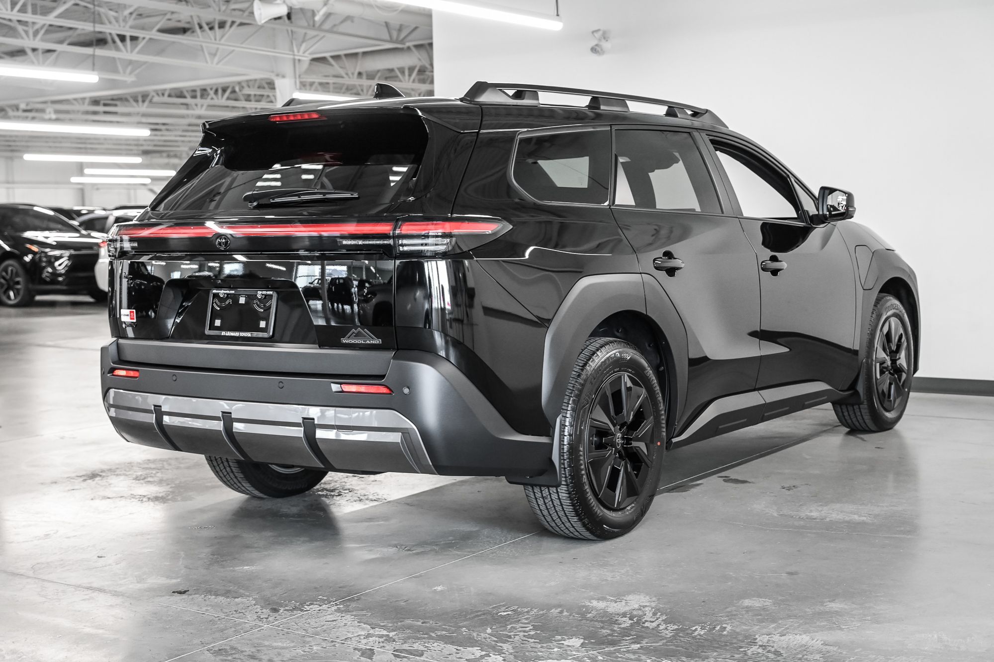 Photo Toyota BZ Woodland Premium Package with All- Terrain Tire 2026 #7