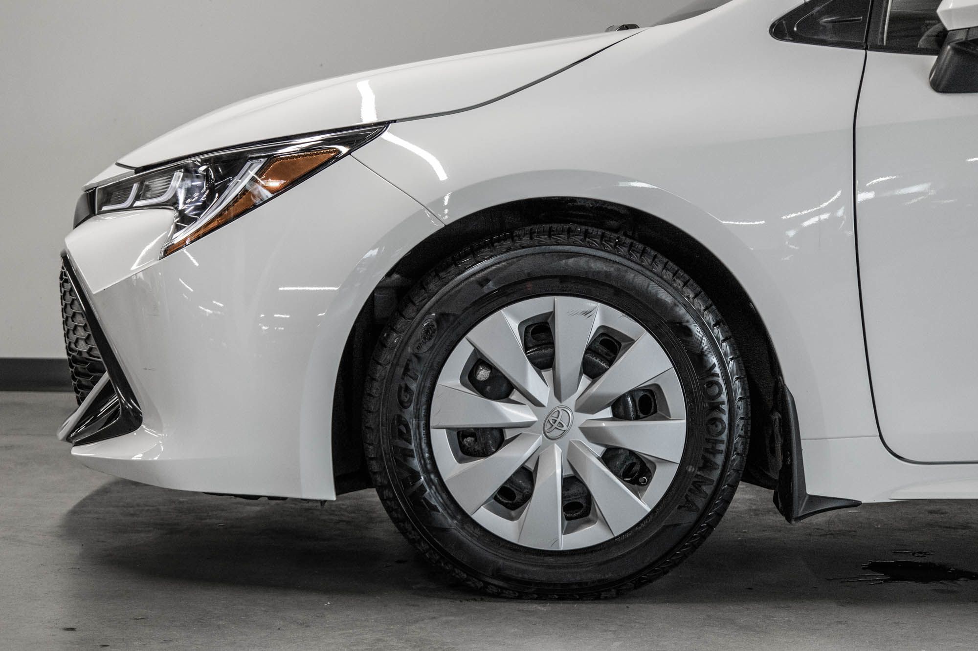 Photo 2022 Toyota Corolla Hatchback Base #4