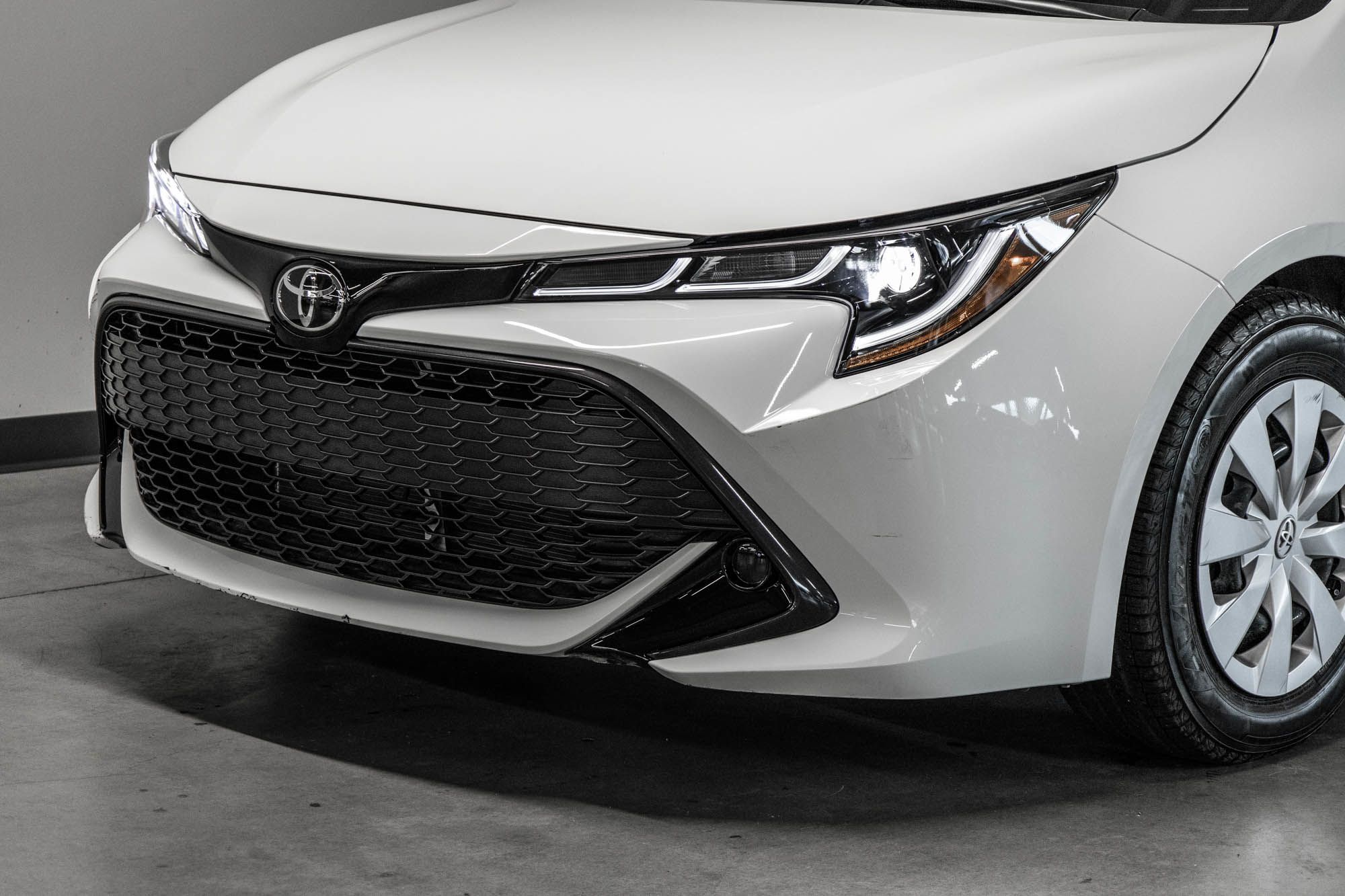 Photo 2022 Toyota Corolla Hatchback Base #3