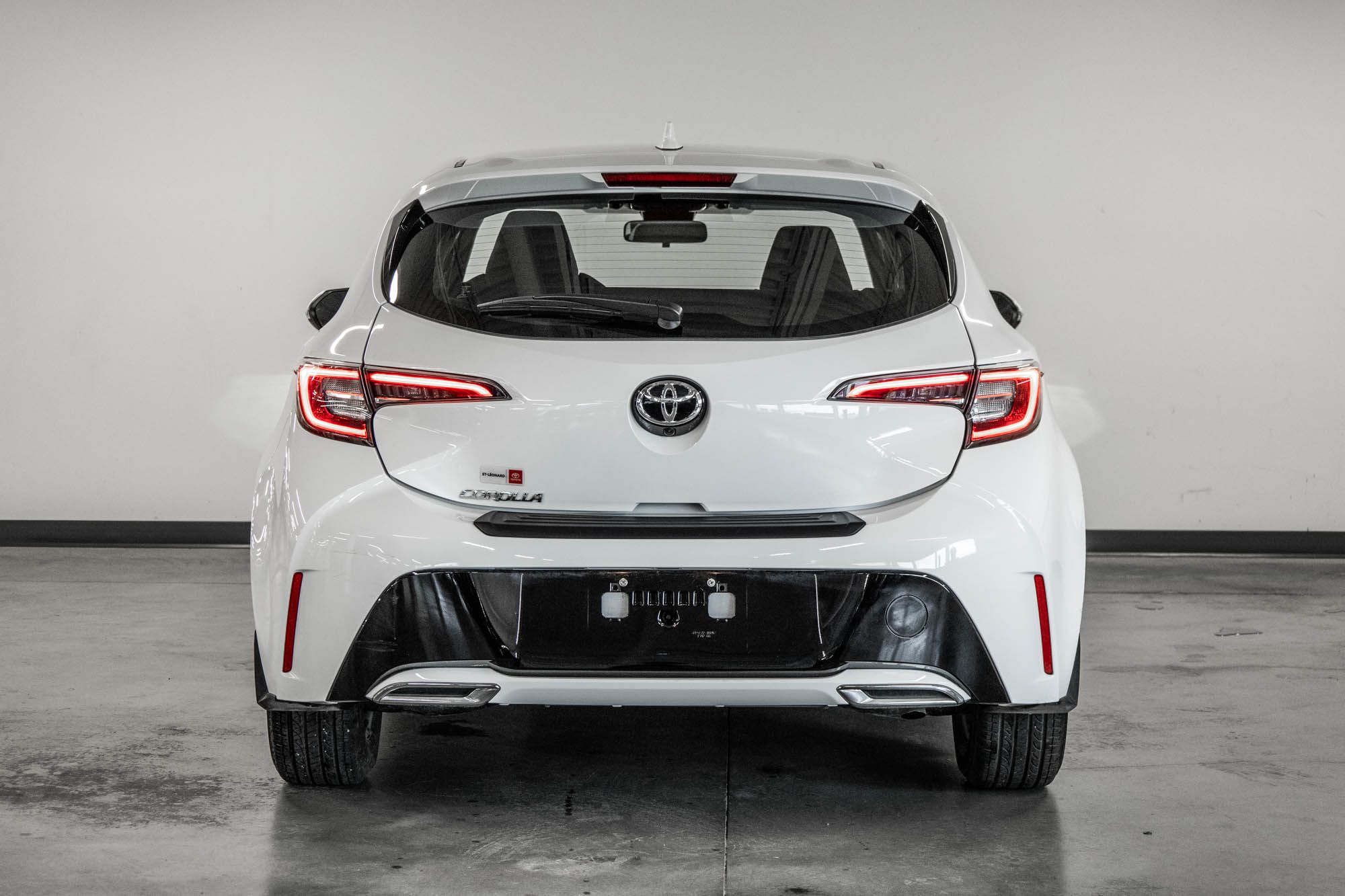 Photo 2022 Toyota Corolla Hatchback Base #7