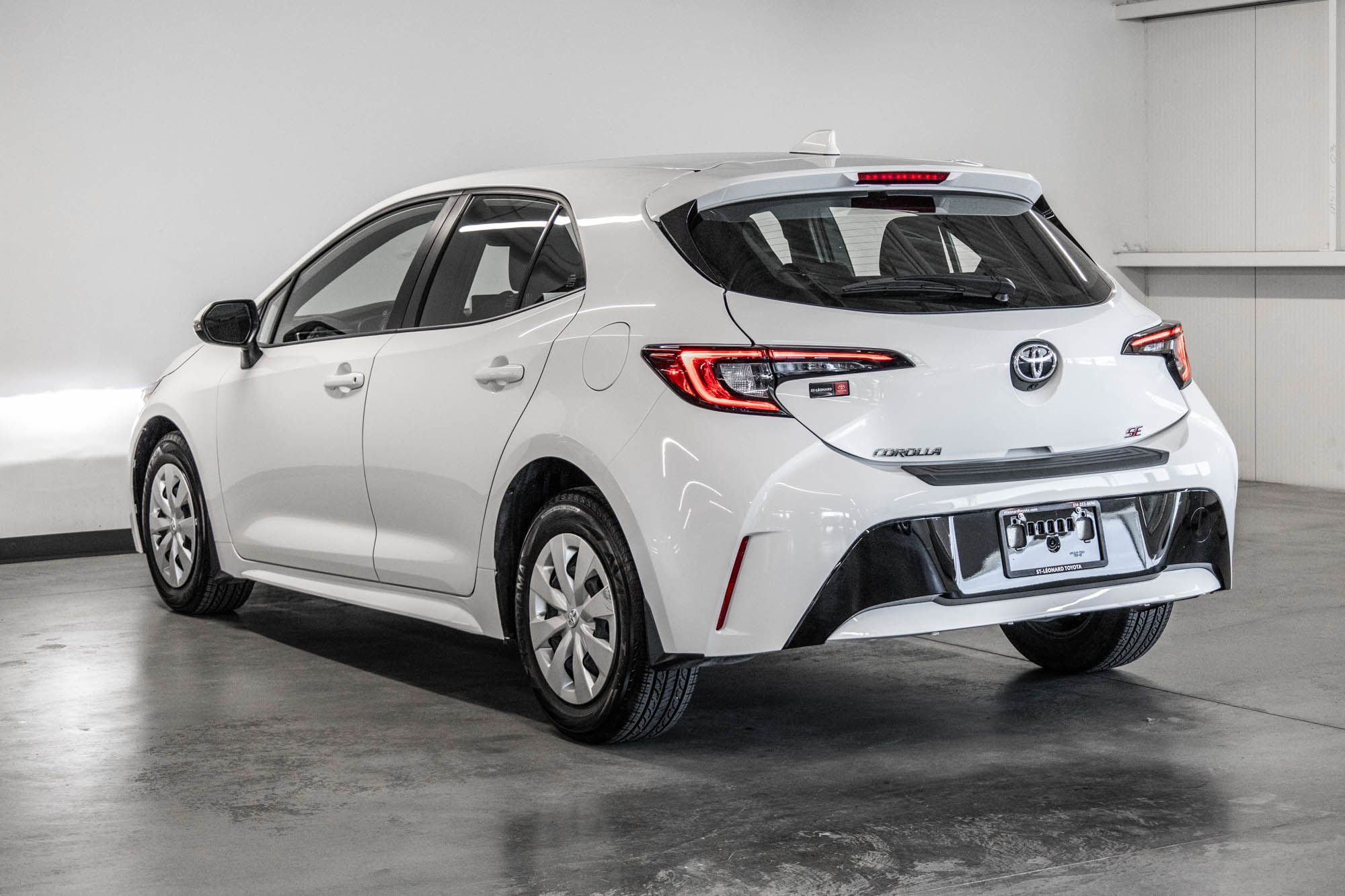 Photo 2023 Toyota Corolla Hatchback Base #6