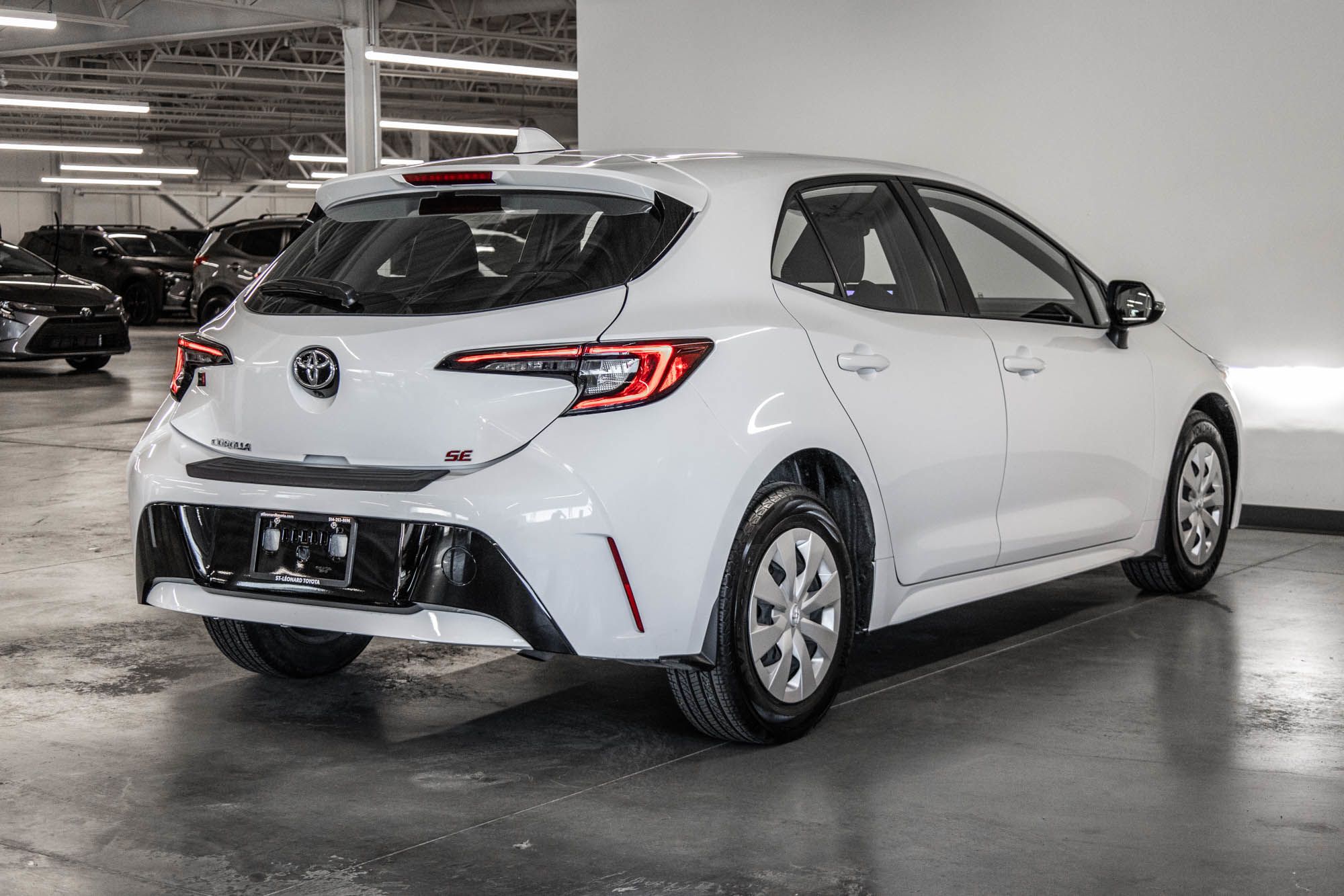 Photo 2023 Toyota Corolla Hatchback Base #8