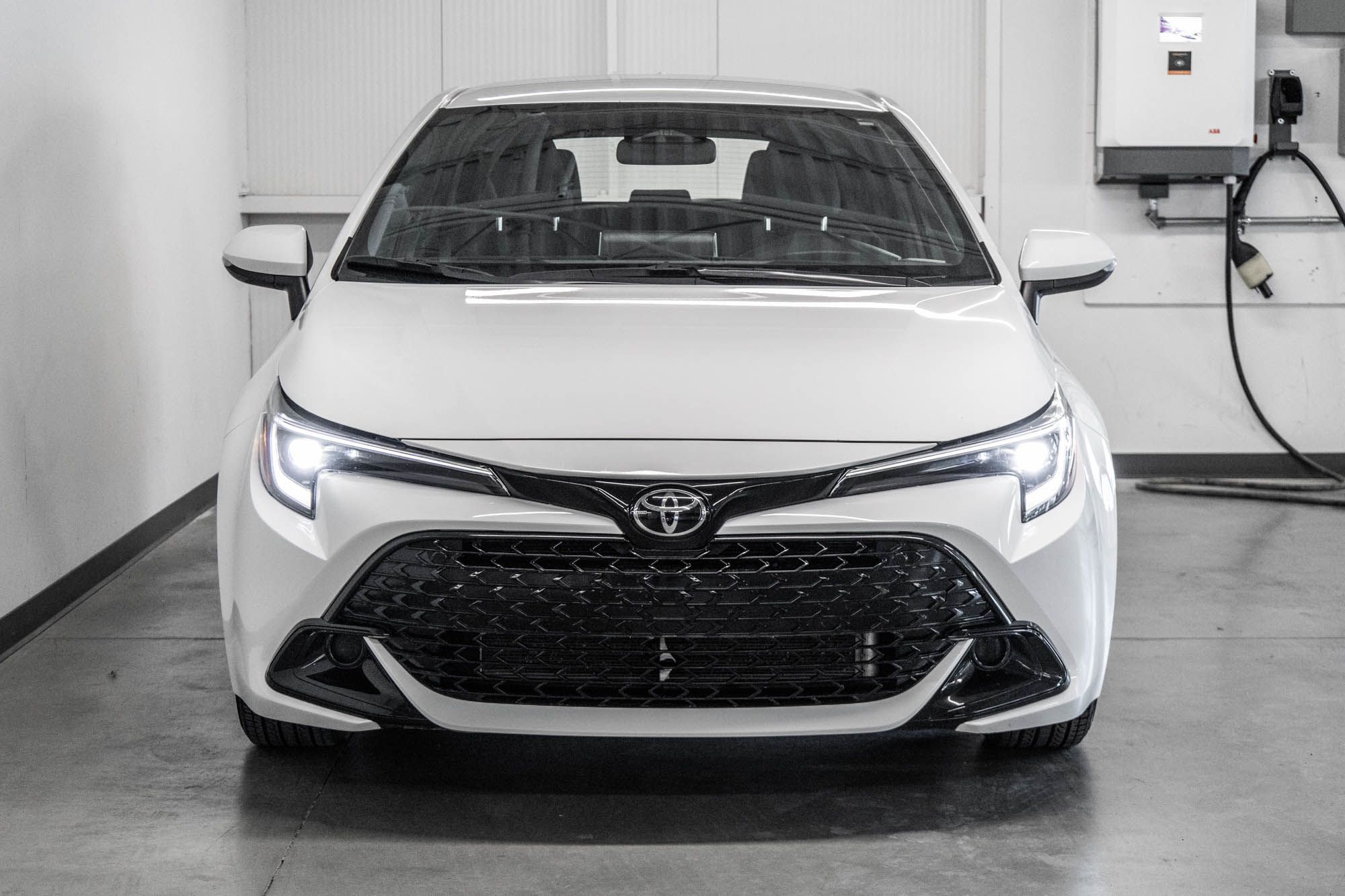 Photo 2023 Toyota Corolla Hatchback Base #2