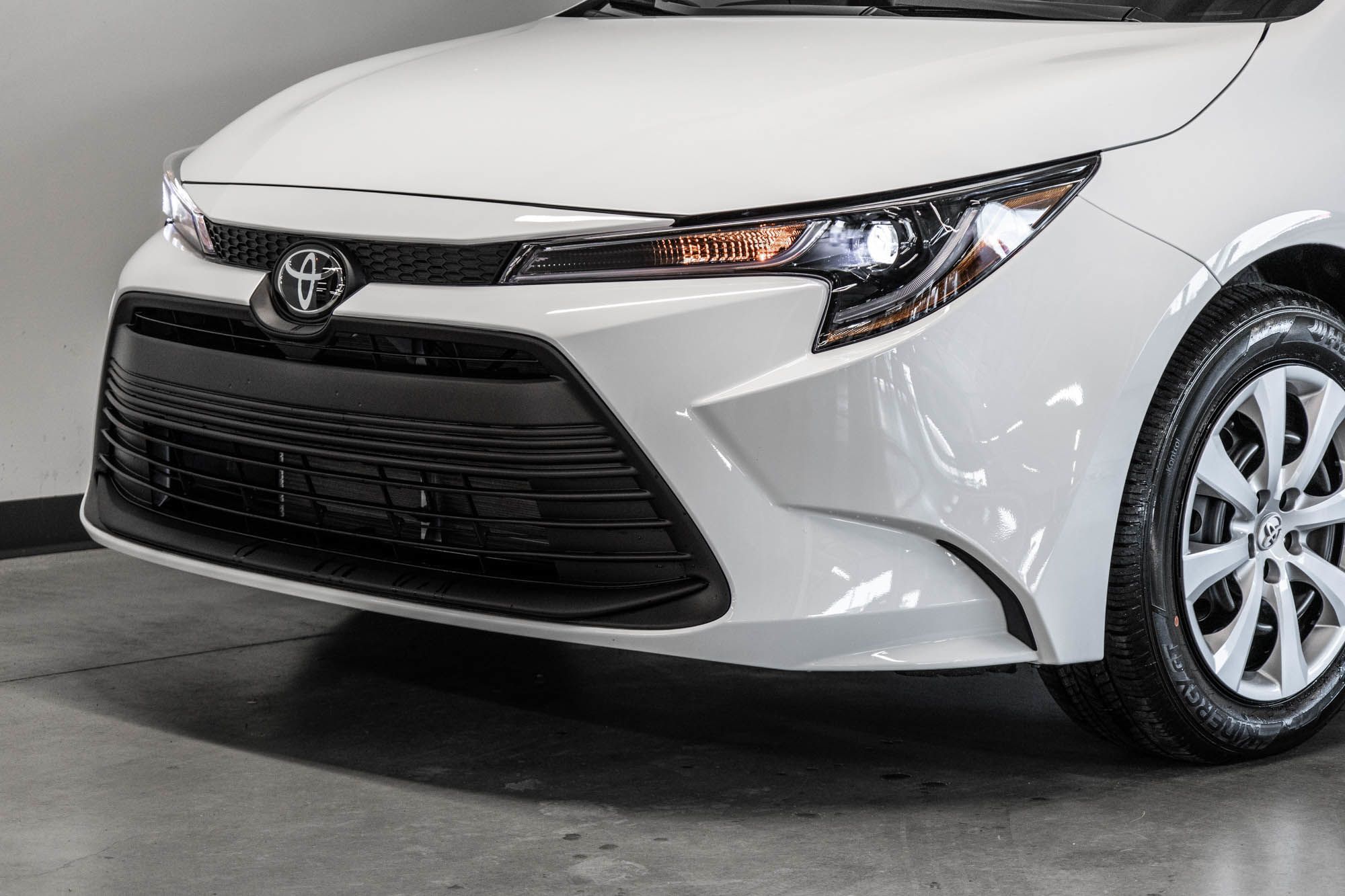Photo 2026 Toyota Corolla LE #3