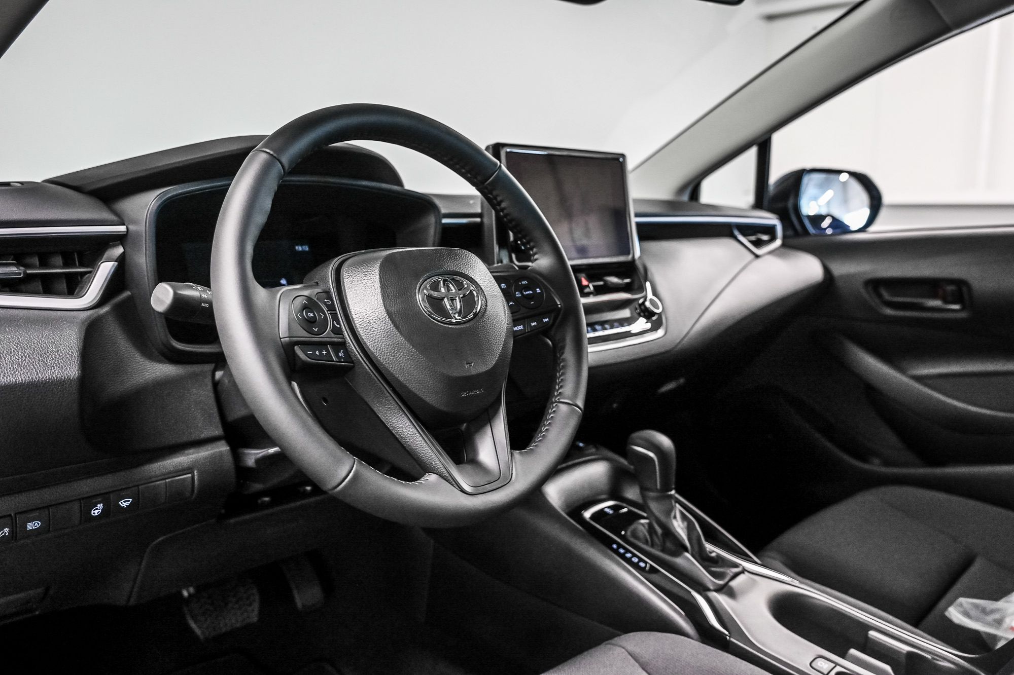 Photo 2026 Toyota Corolla LE #8