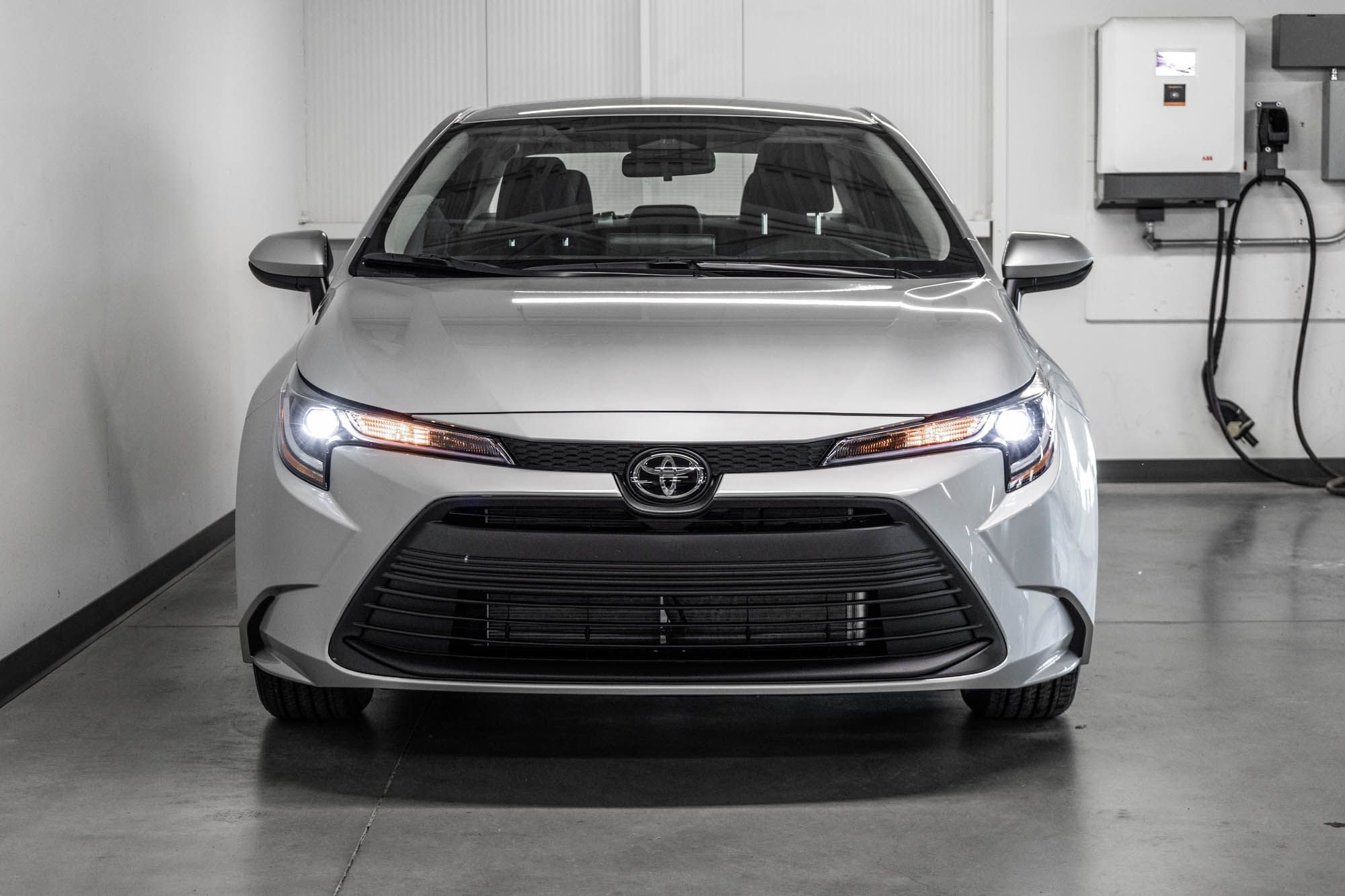 Photo 2026 Toyota Corolla LE #2