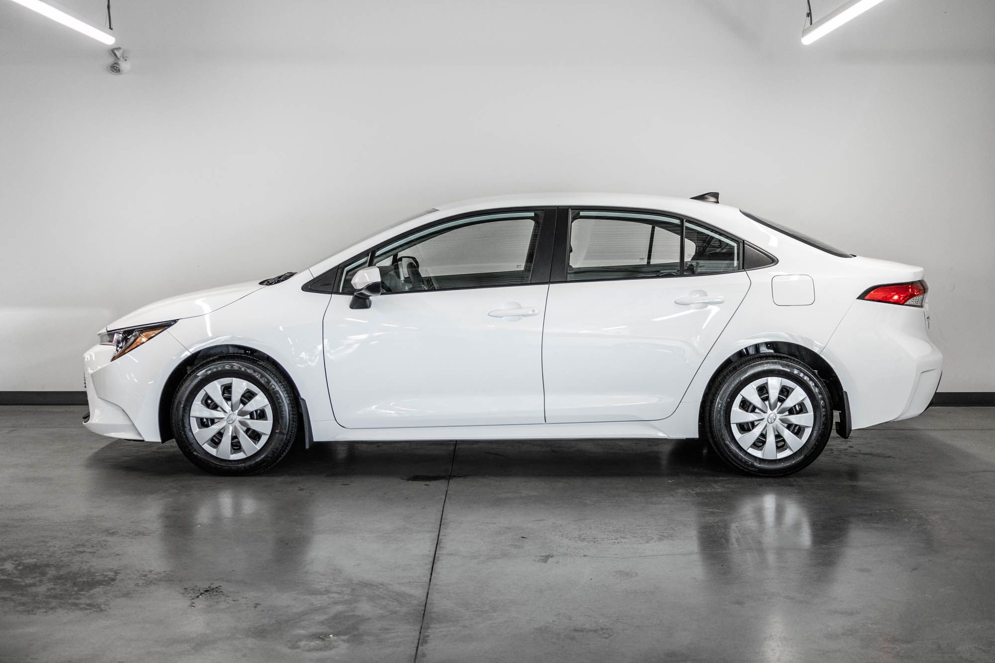 Photo 2026 Toyota Corolla L #5