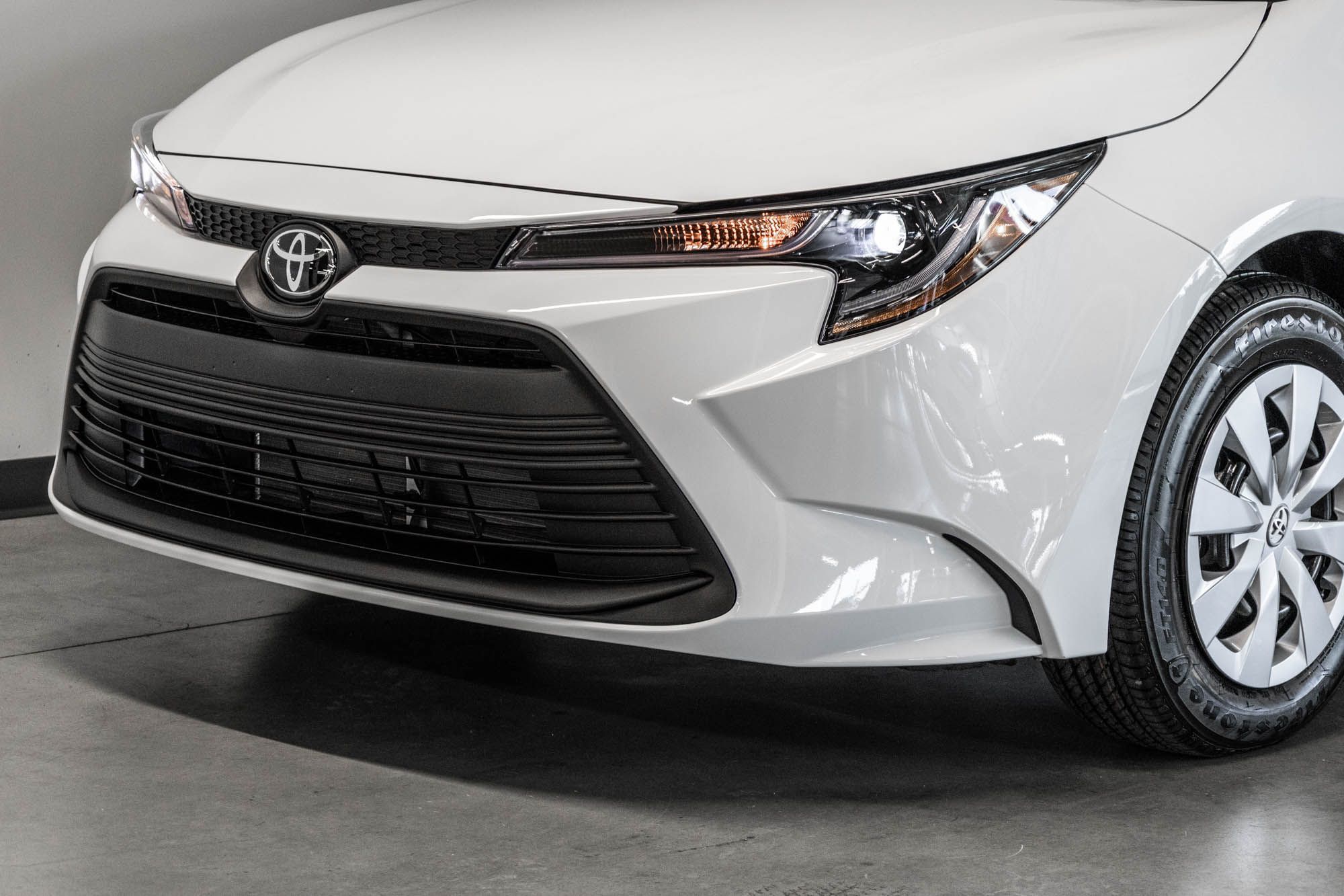 Photo 2026 Toyota Corolla L #3