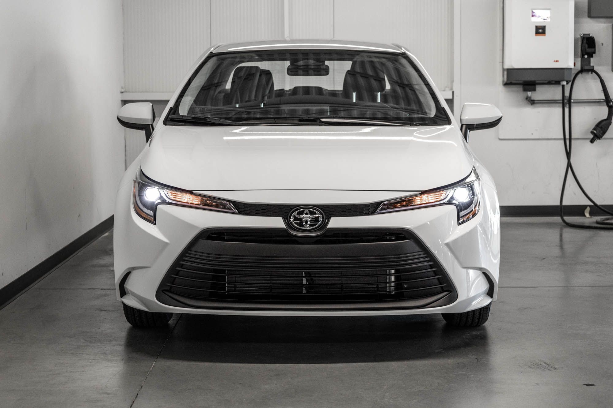 Photo 2026 Toyota Corolla L #2