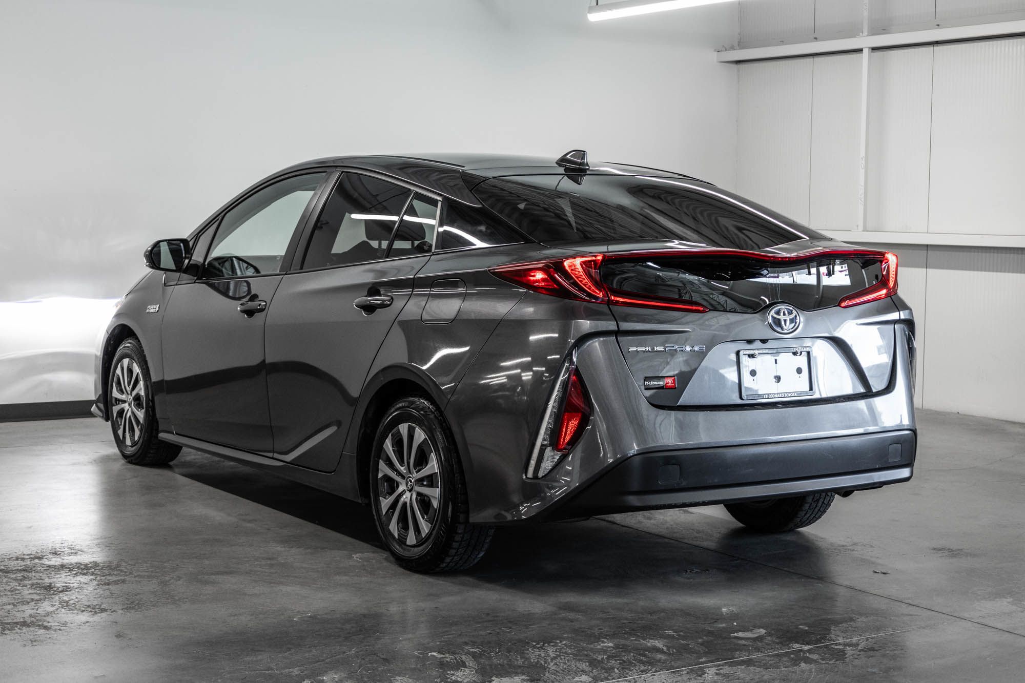 Photo 2021 Toyota Prius Prime Base #8