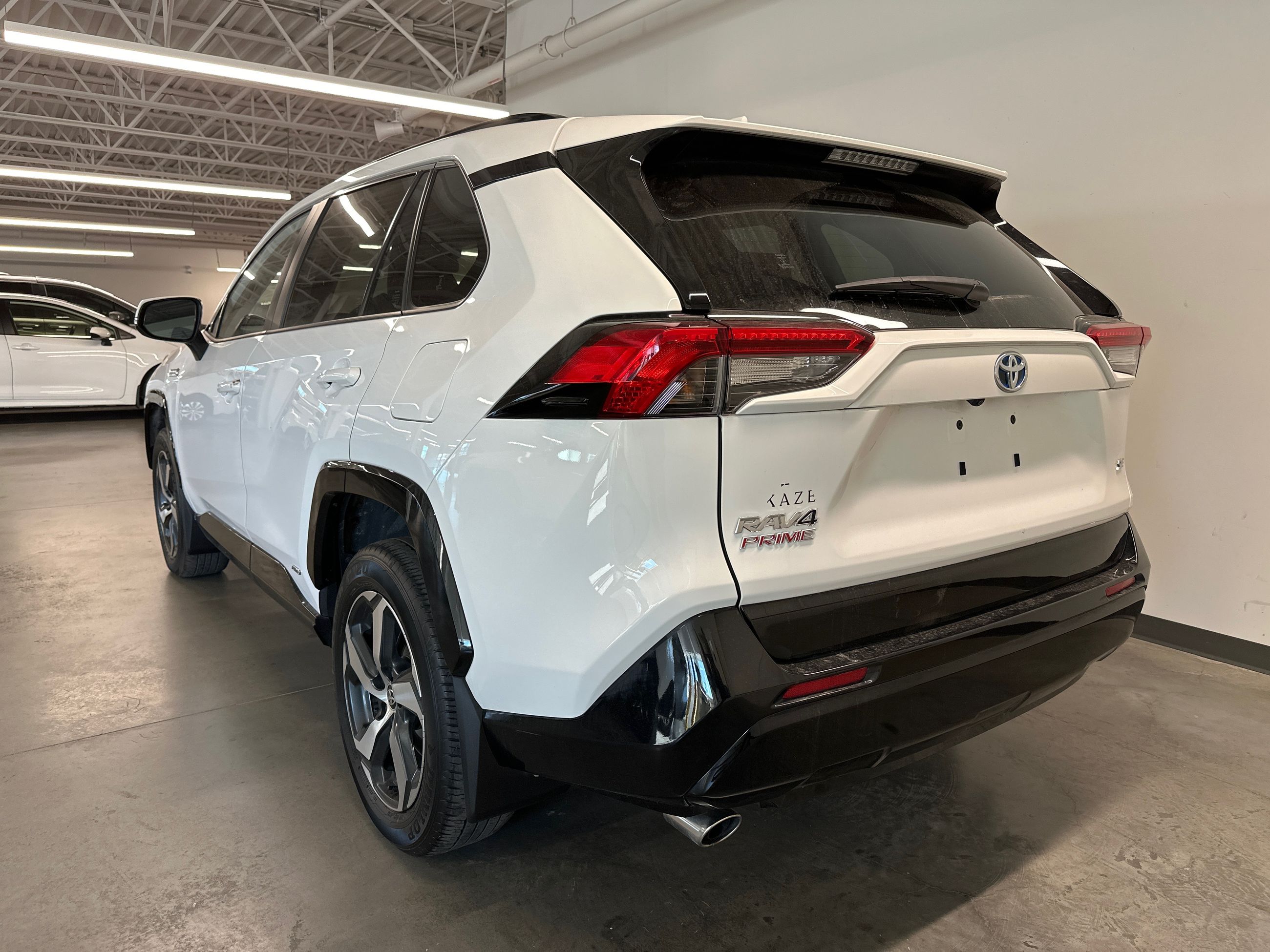 Photo 2024 Toyota RAV4 Prime SE #3
