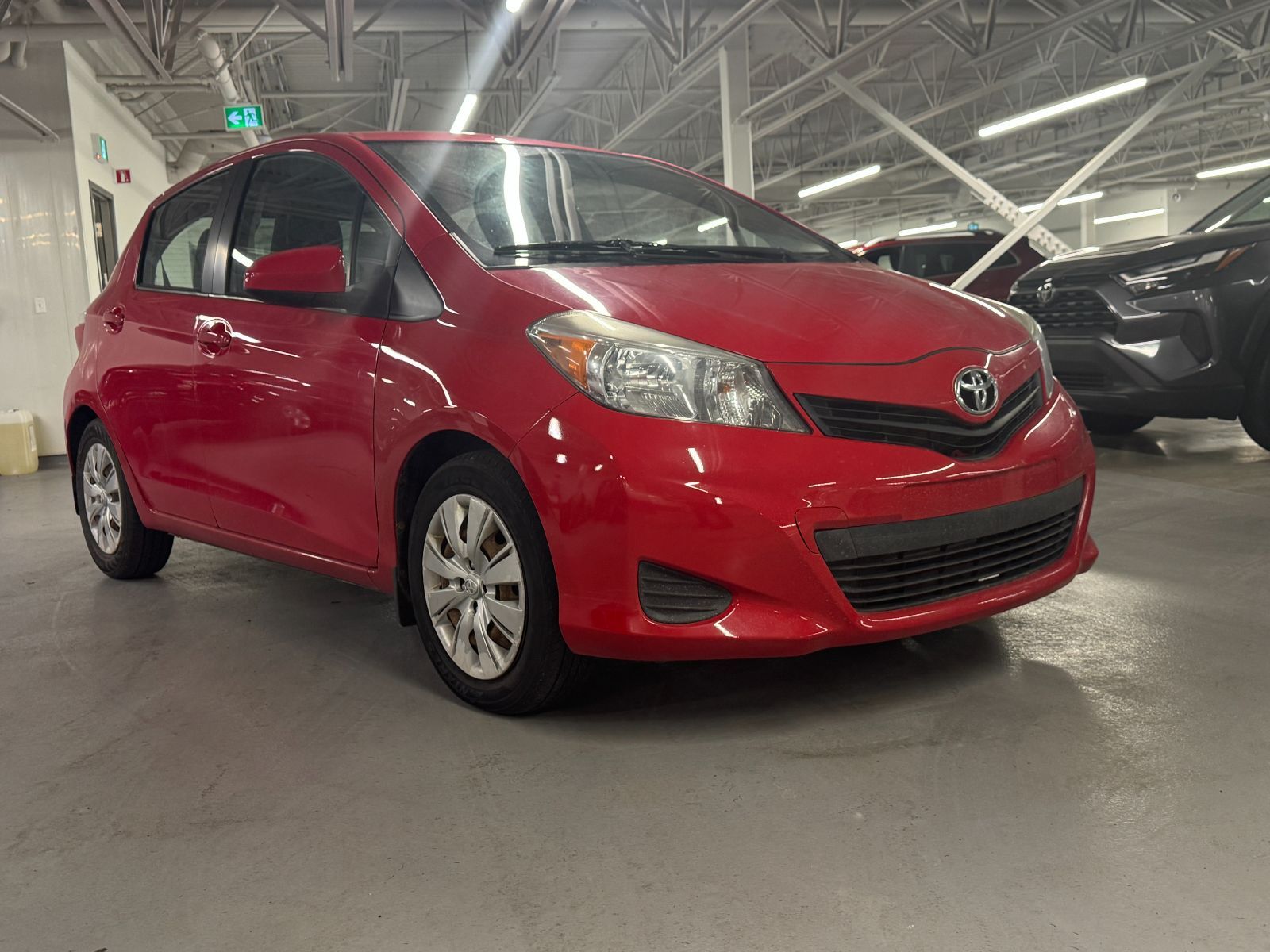 Photo 2014 Toyota Yaris LE #4