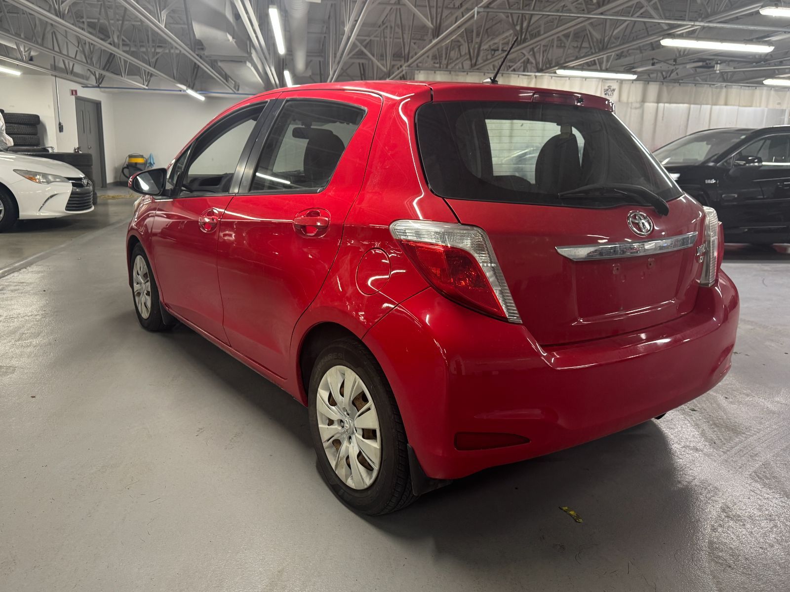 Photo 2014 Toyota Yaris LE #7