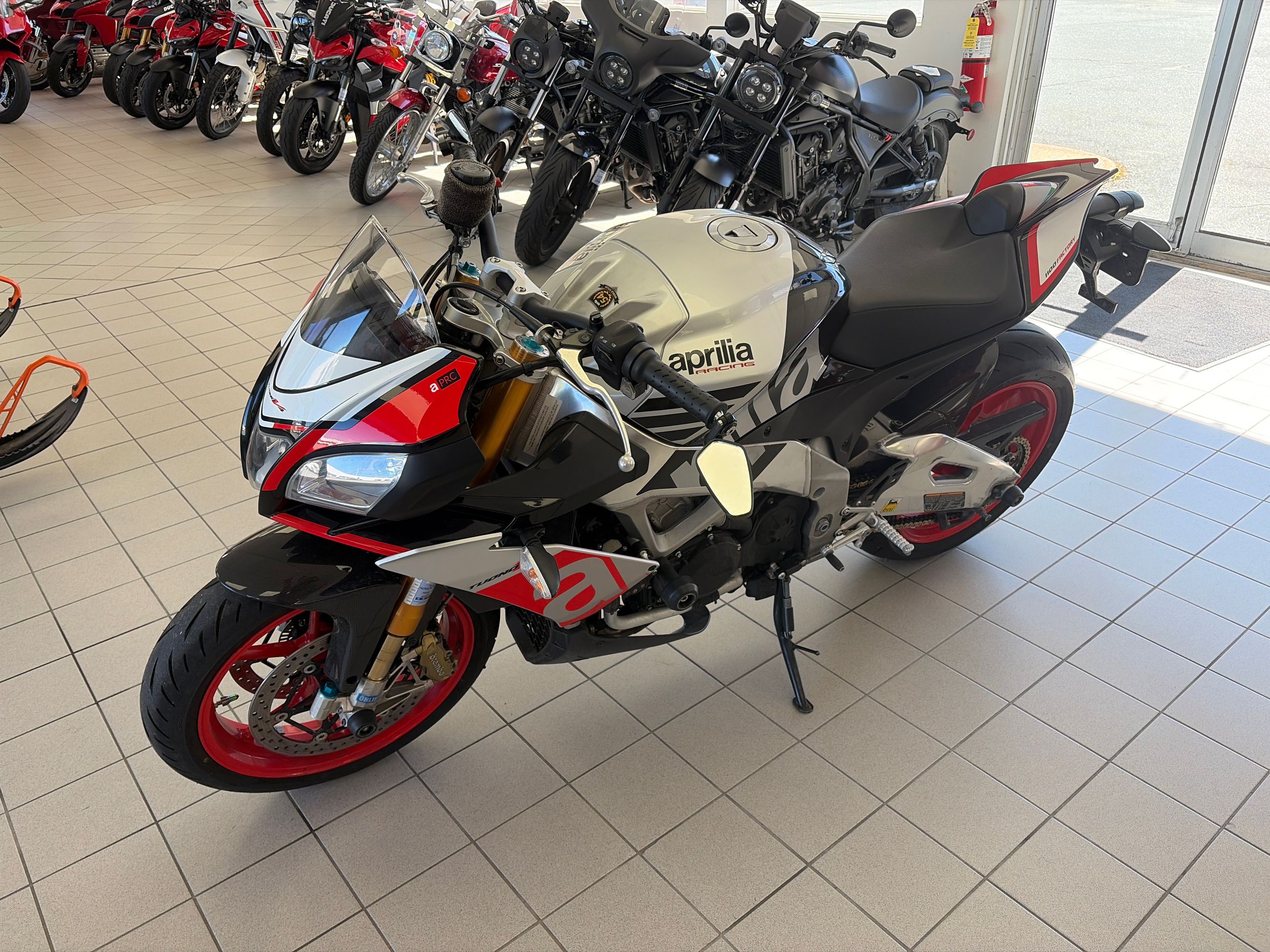 Aprilia Tuono V4 1100 2016