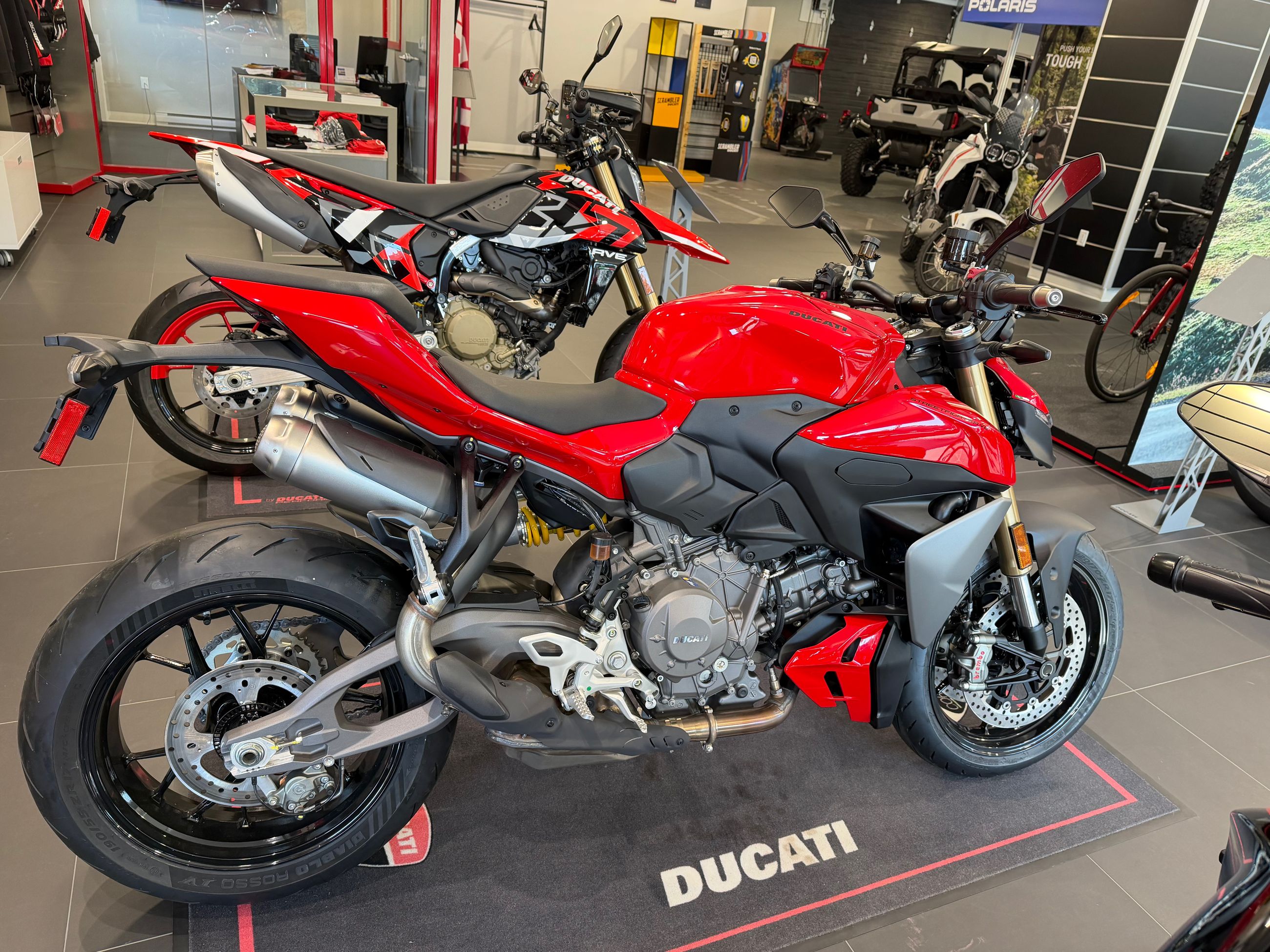 Ducati STREETFIGHTER V2 2025