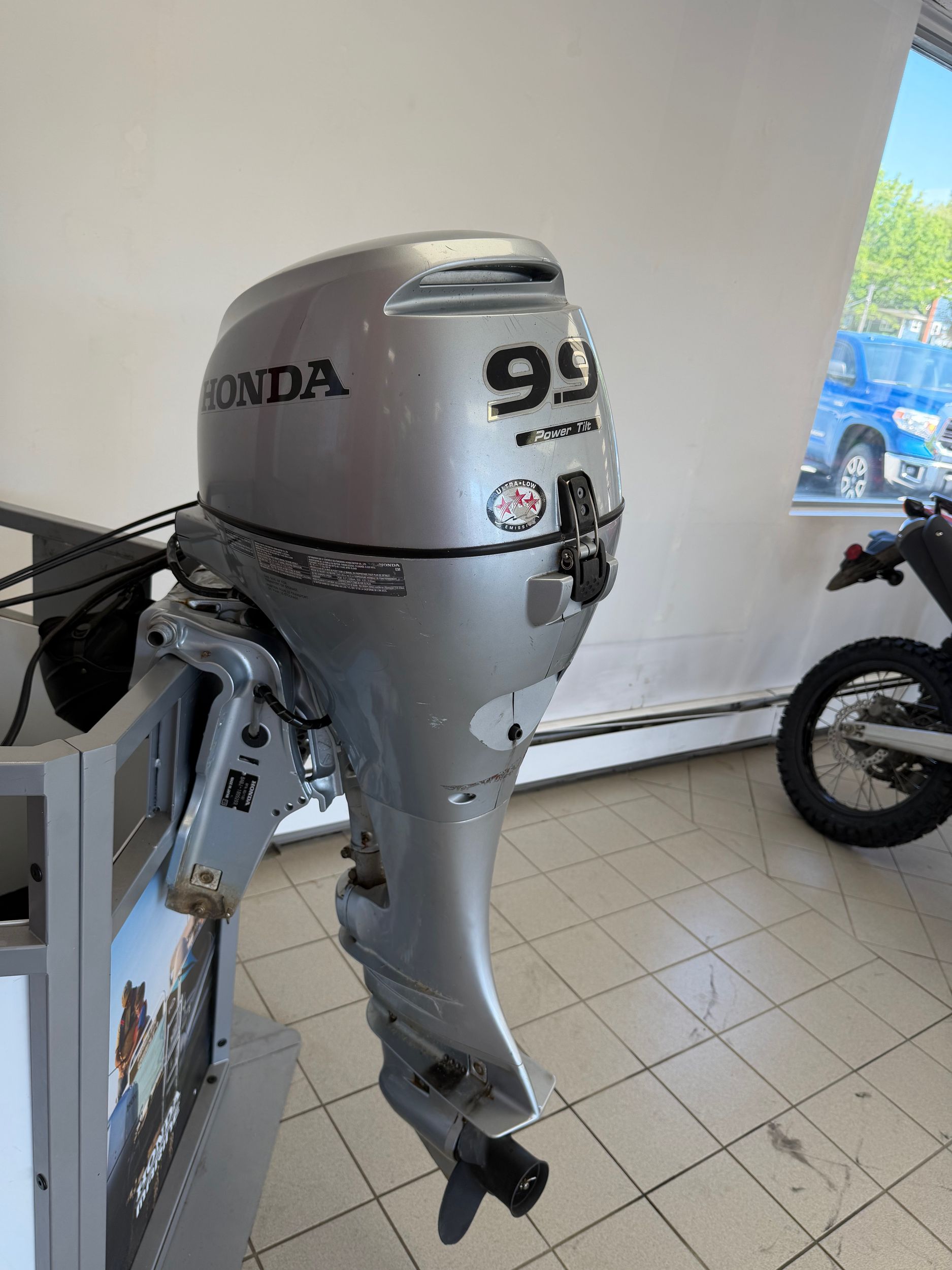 9999 Honda Marine BF9.9 power tilt with remotes long shaft