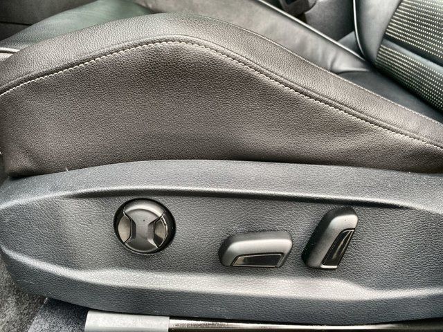 2018 Volkswagen Golf R BASE