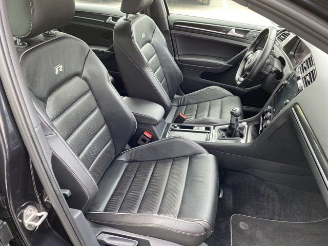 2018 Volkswagen Golf R BASE