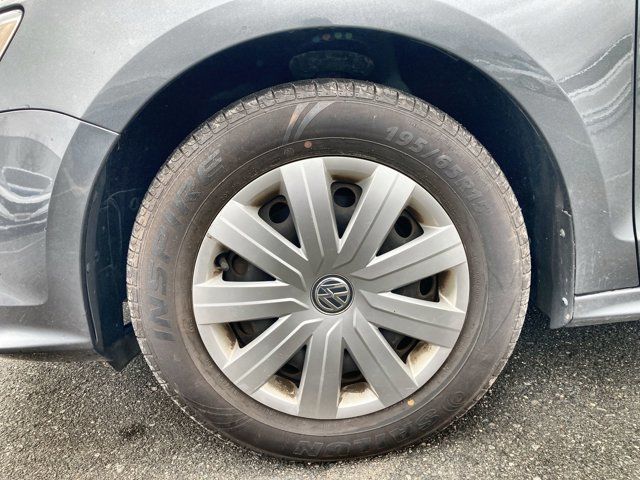 Volkswagen Jetta Sedan Manual Trendline+ 2016